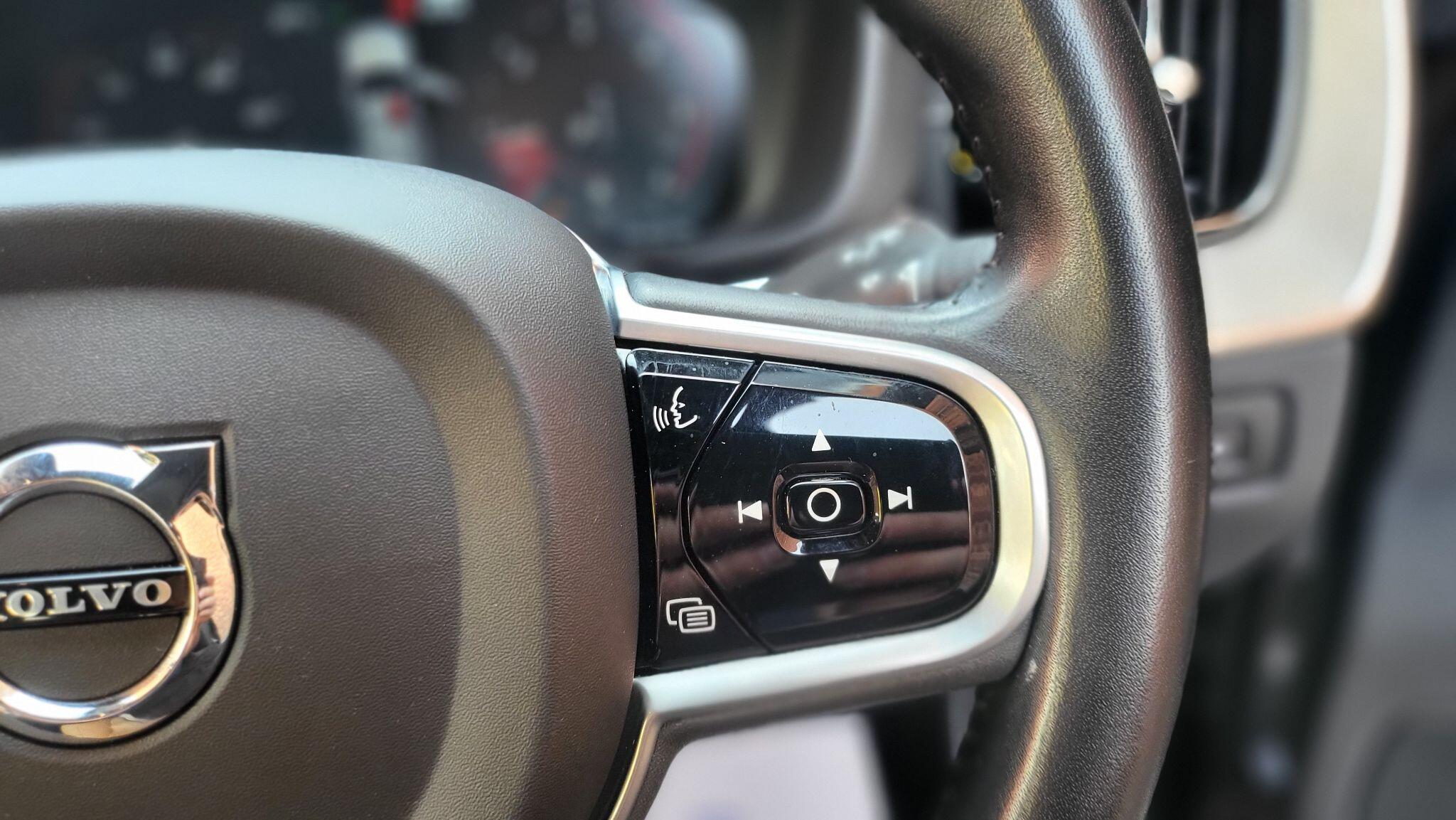 Volvo XC60 view 27