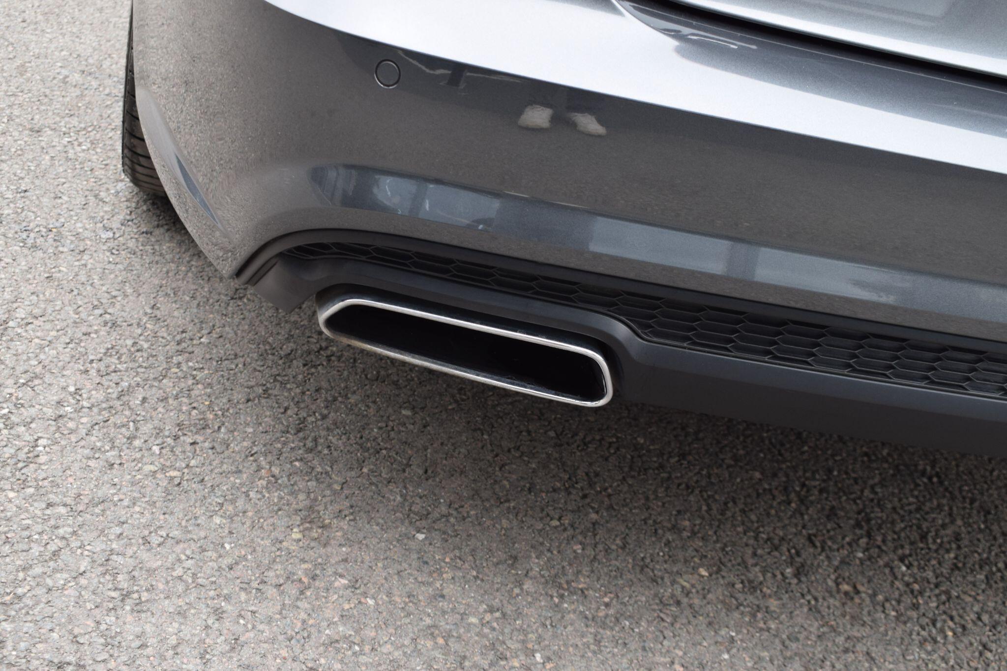 Audi A6 Avant view 32