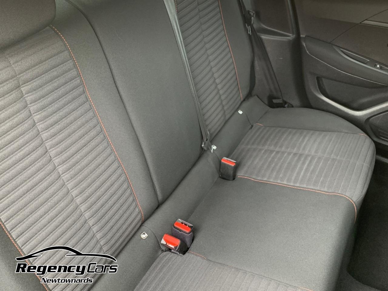 Peugeot 208 view 15