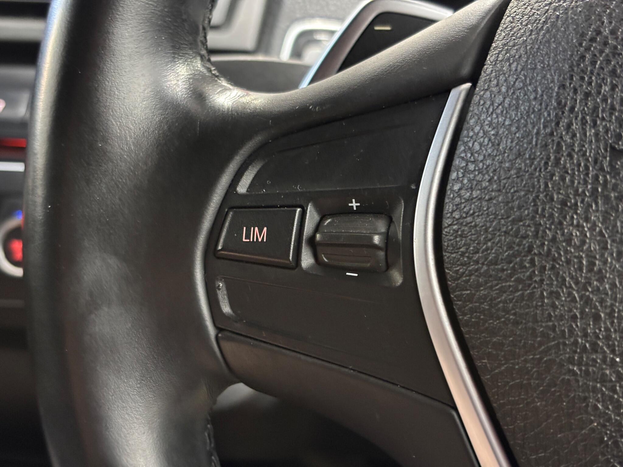 BMW 1 Series view 33