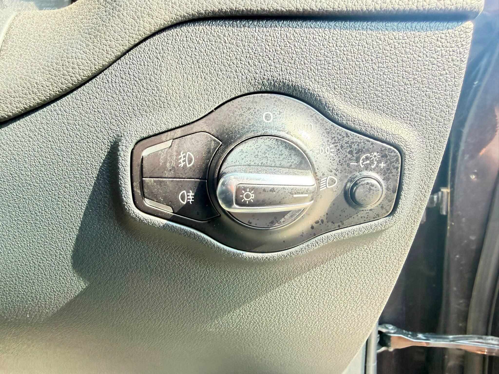 Audi SQ5 view 20