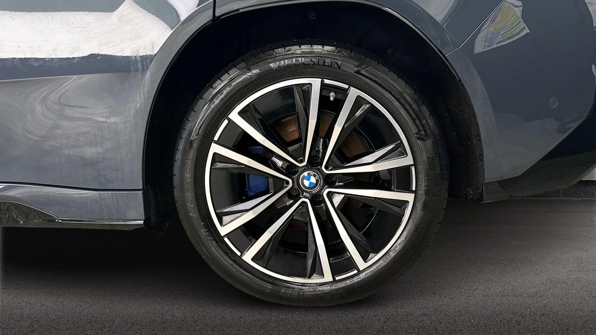 BMW Ix3 view 14