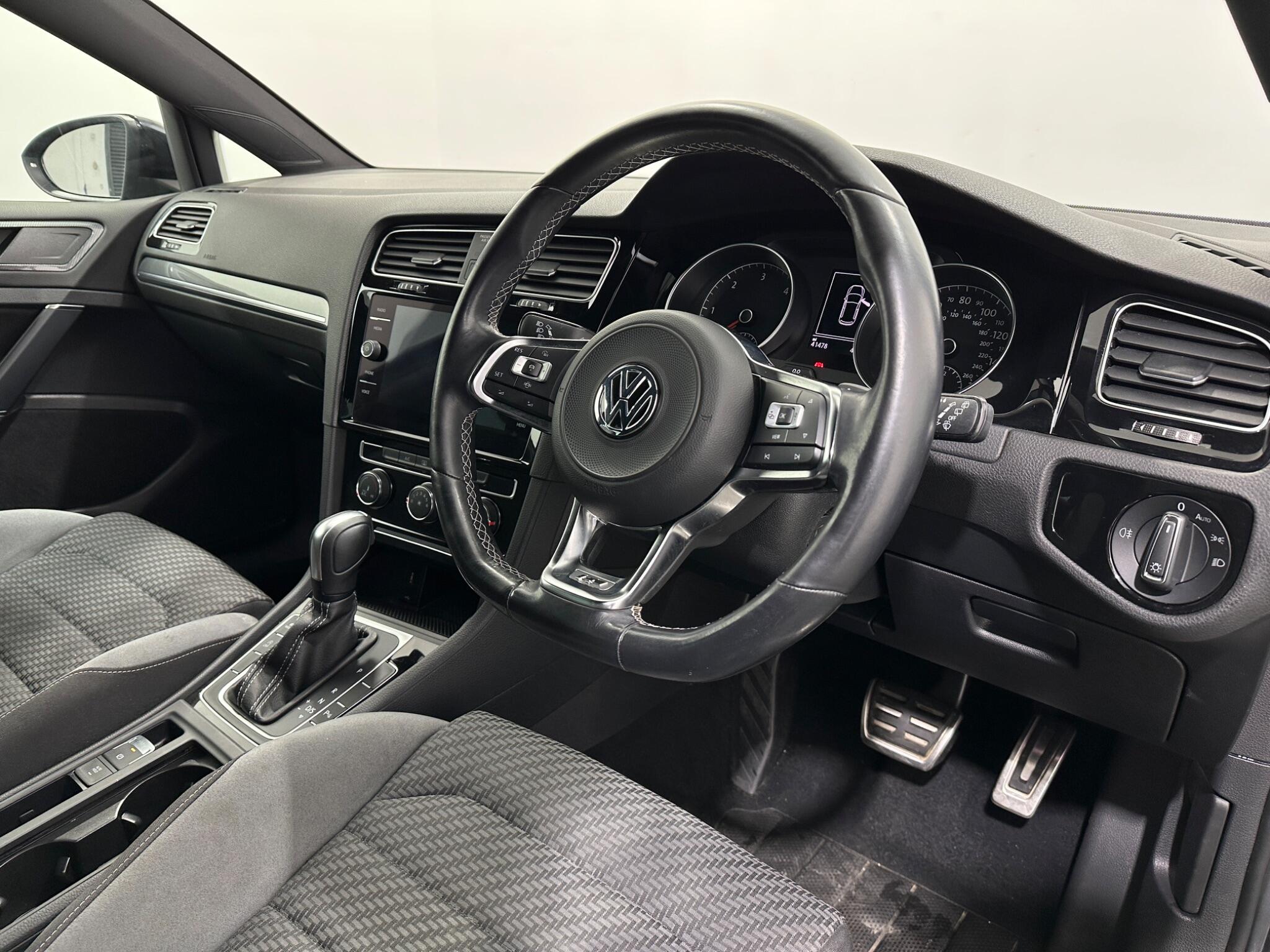 Volkswagen Golf view 11