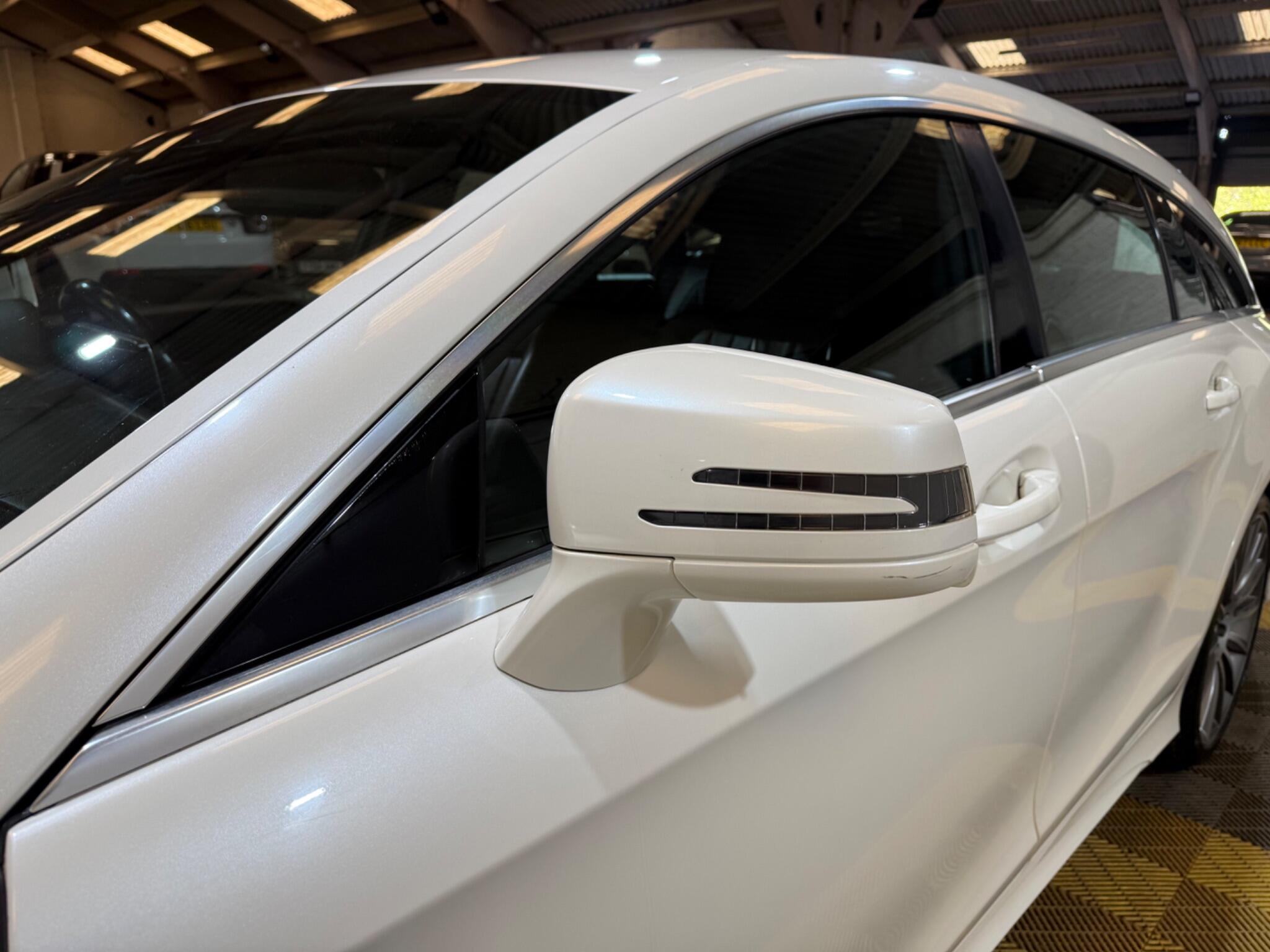 Mercedes-Benz CLS view 59