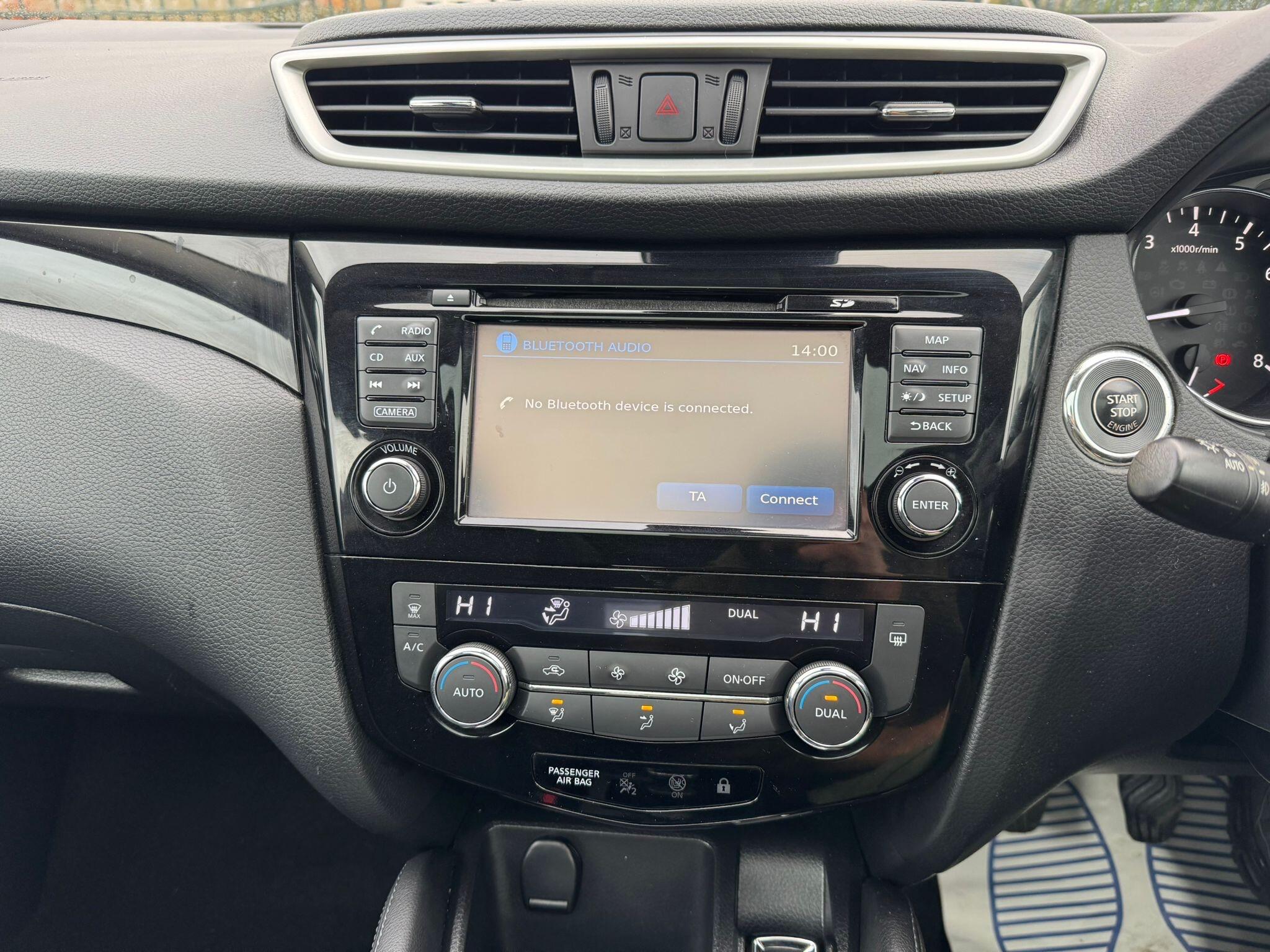 2016 Nissan Qashqai 1.2 DIG-T N-Connecta 2WD Euro 6 (s/s) 5dr • 42,835 miles image 15