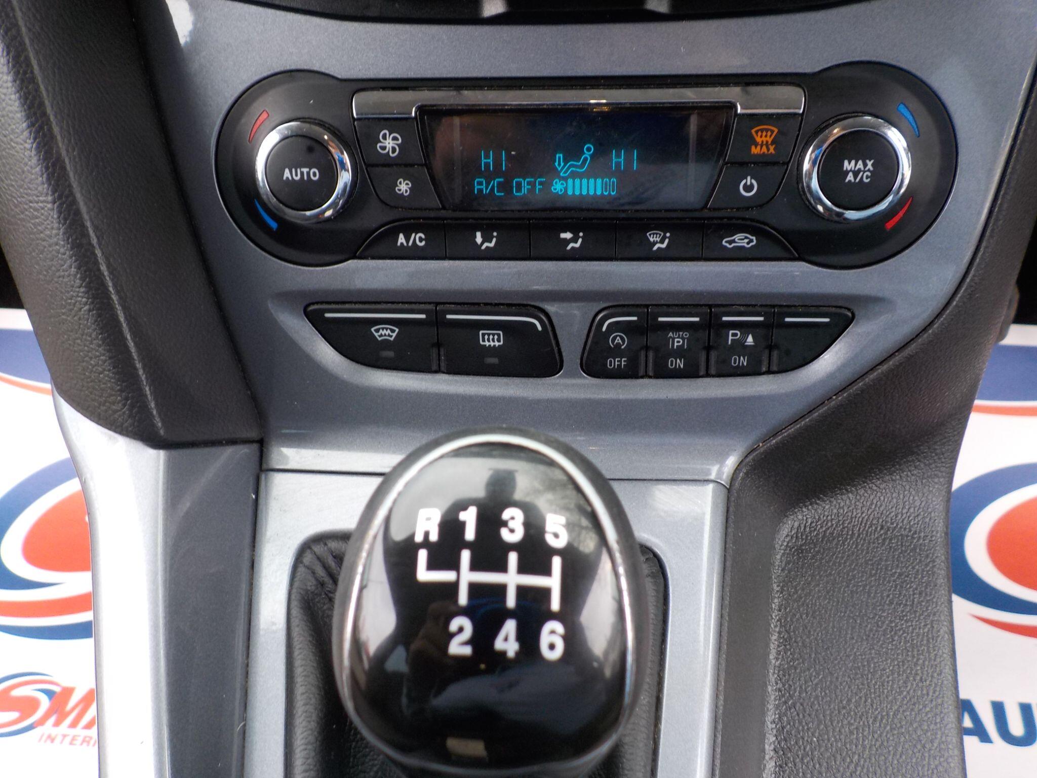 Ford Focus 1.6 TDCi Titanium Navigator Euro 5 (s/s) 5dr