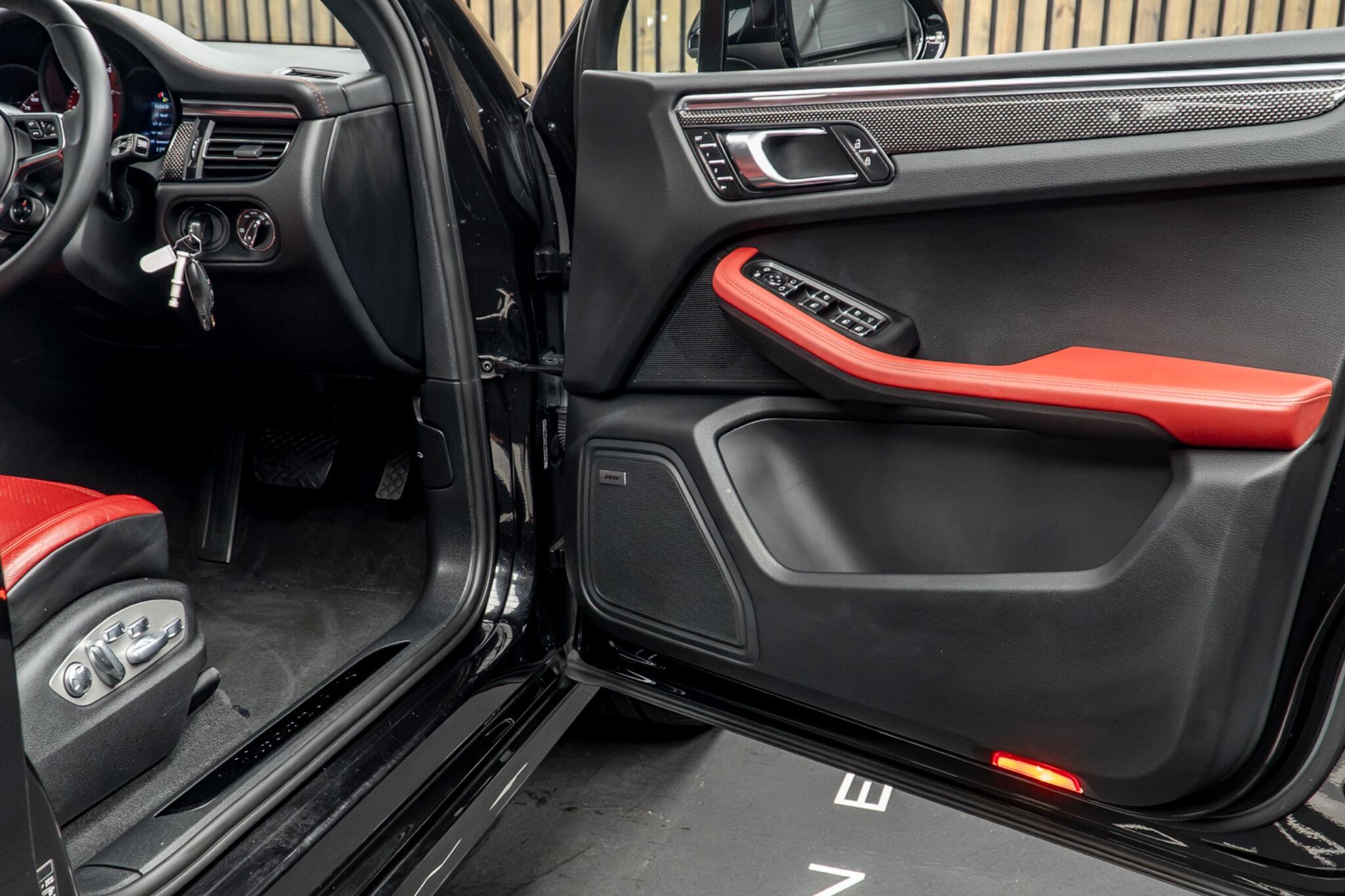 Porsche Macan view 31