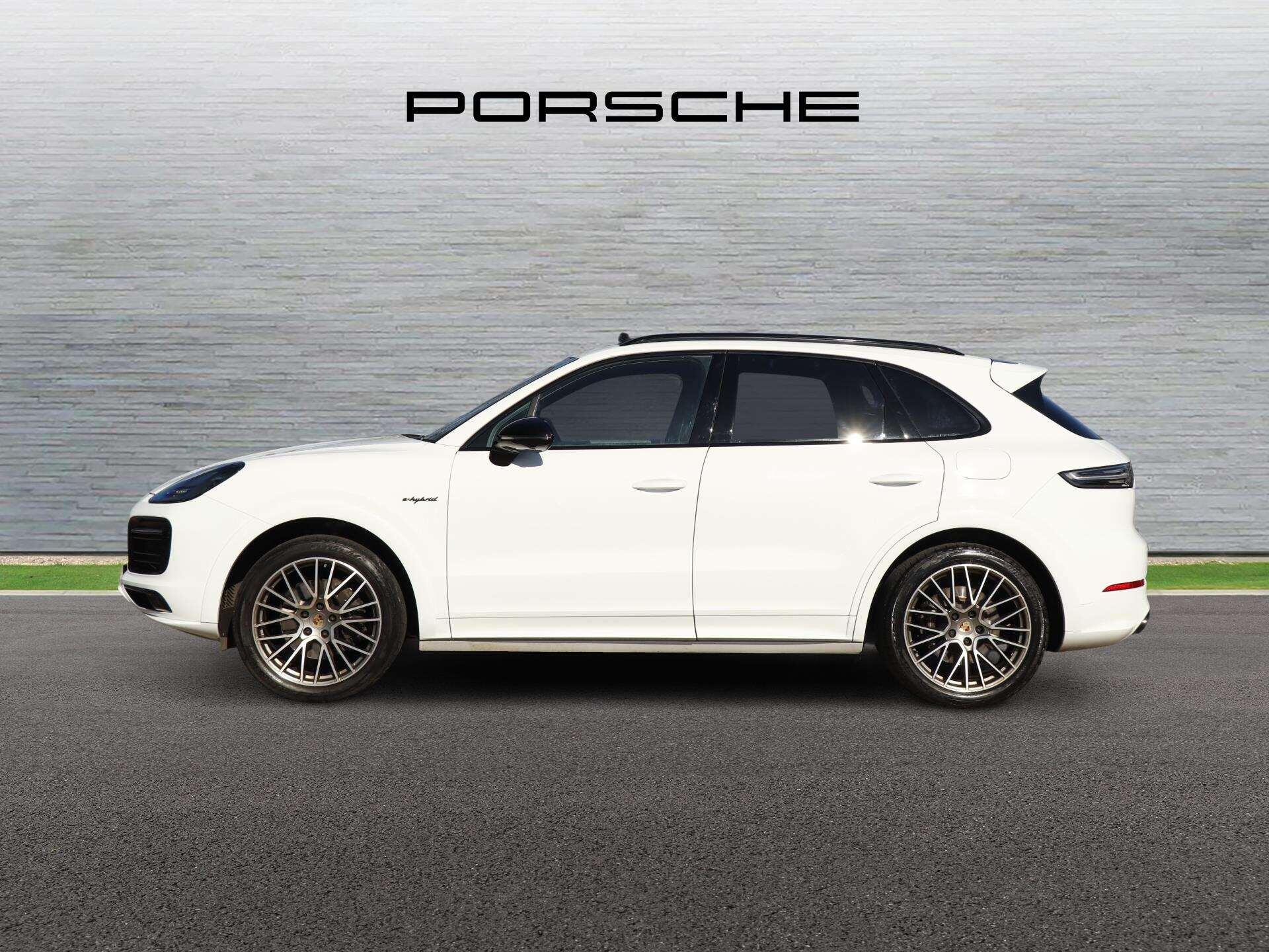 Porsche Cayenne view 4