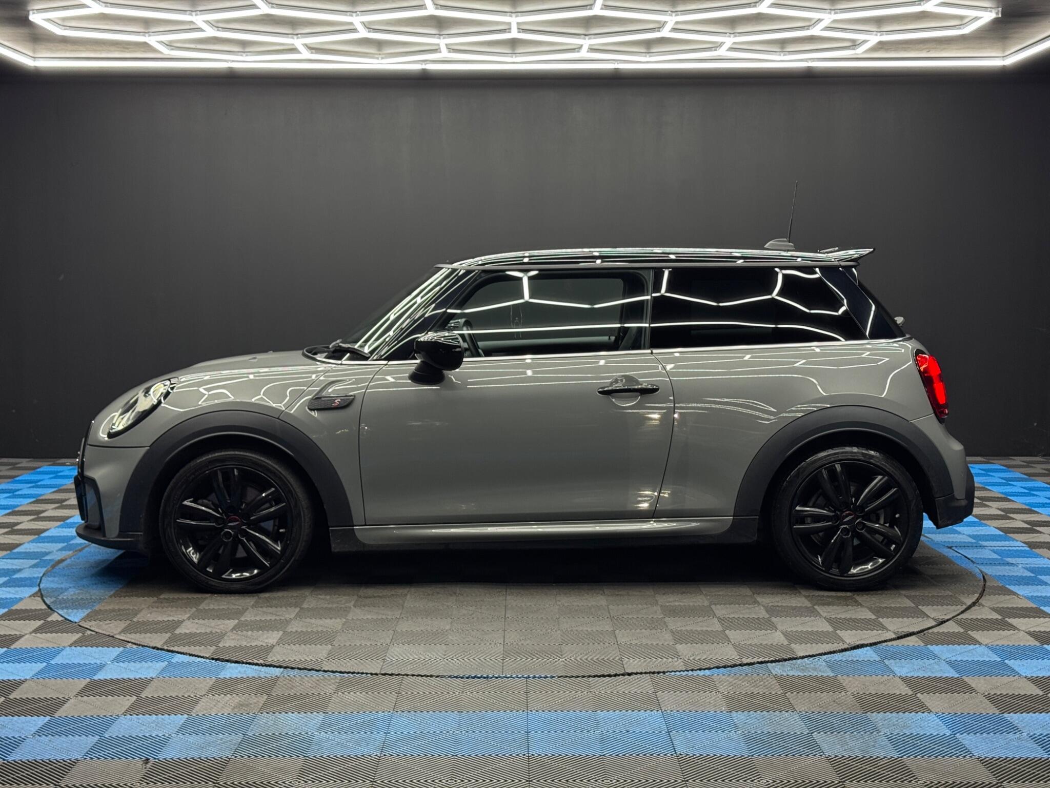 MINI Hatch view 8