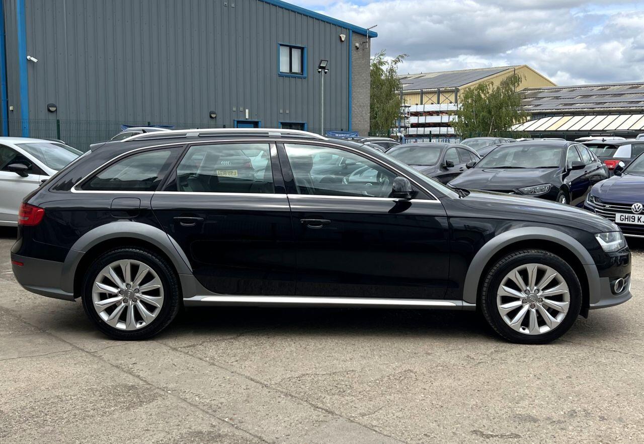 Audi A4 Allroad view 6