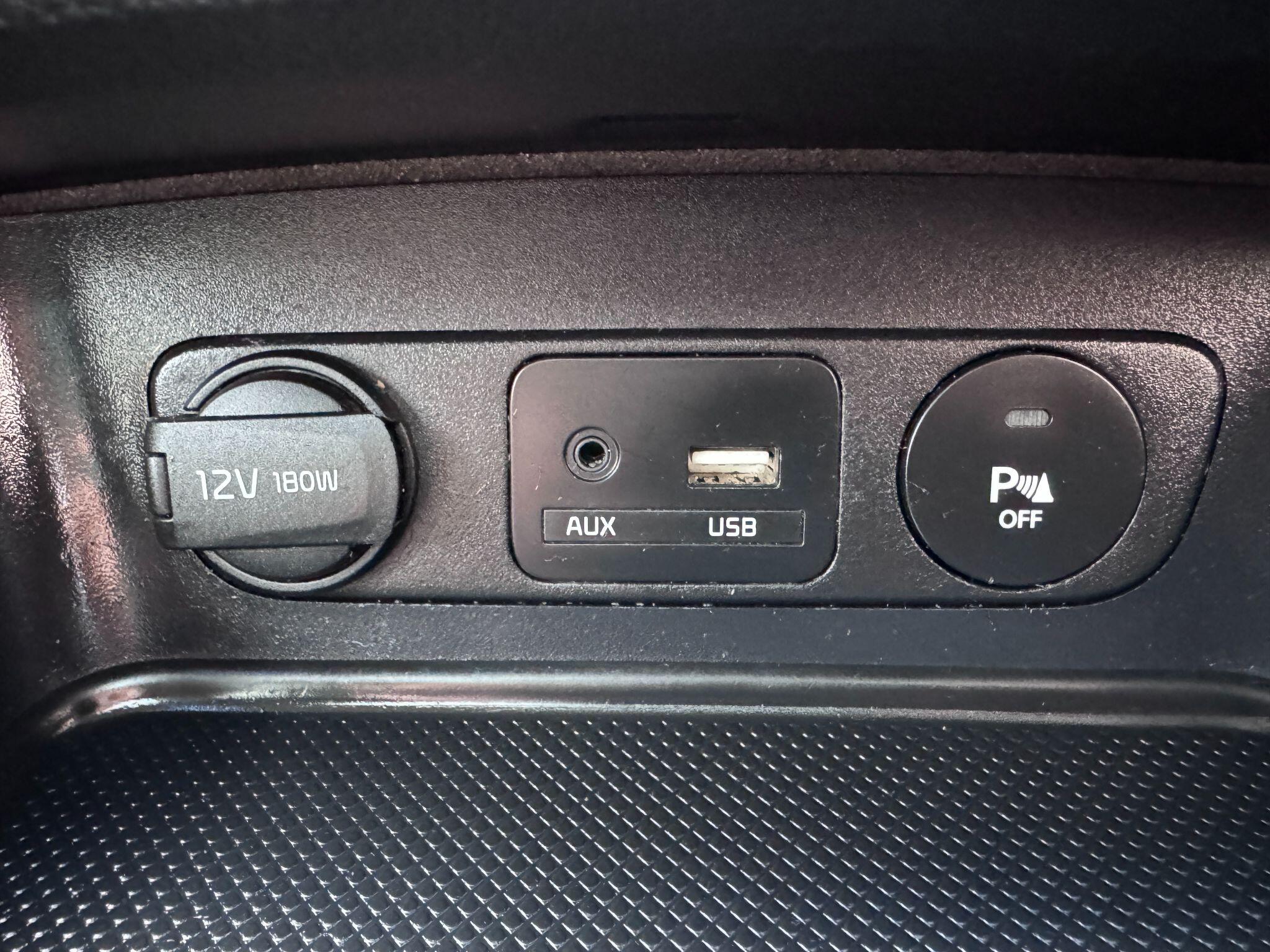 2015 Kia Sportage image 33
