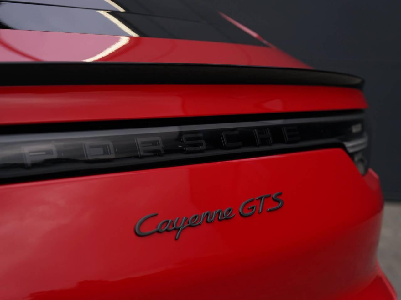 Porsche Cayenne view 66
