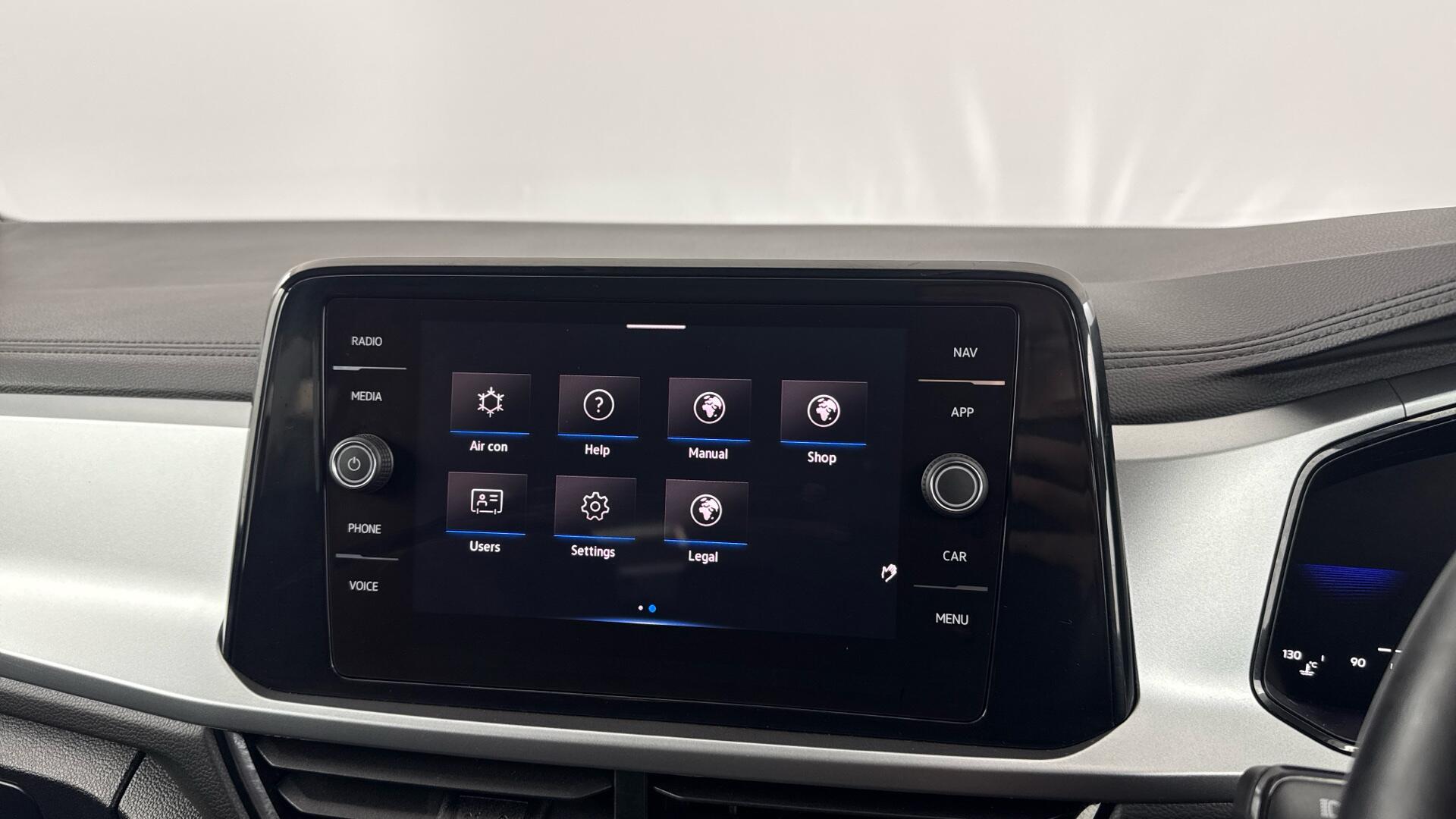 Volkswagen T-Roc view 26