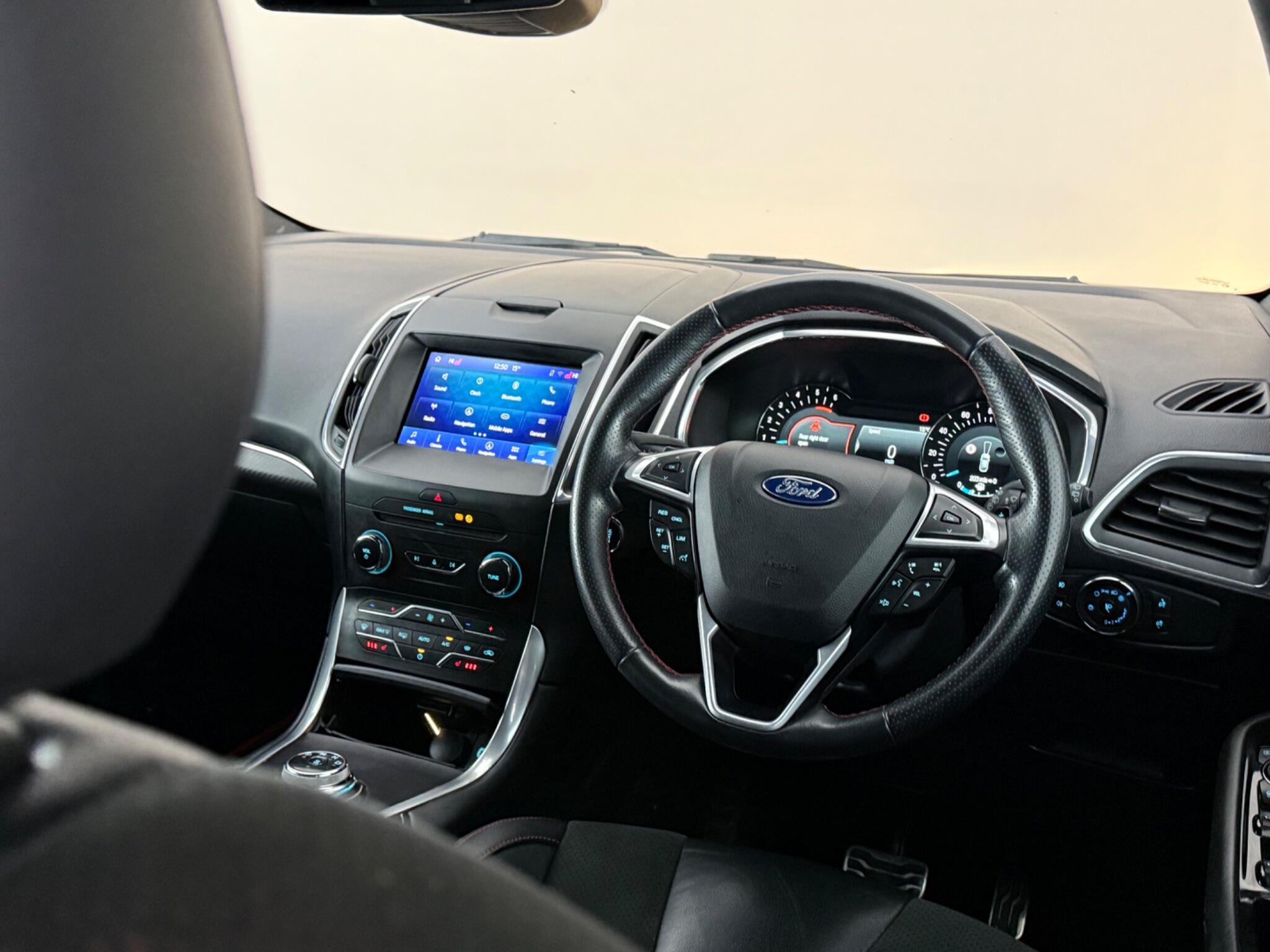 Ford S-Max view 12