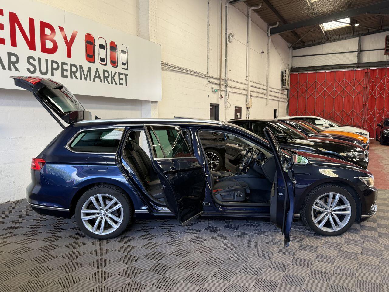 Volkswagen Passat view 14