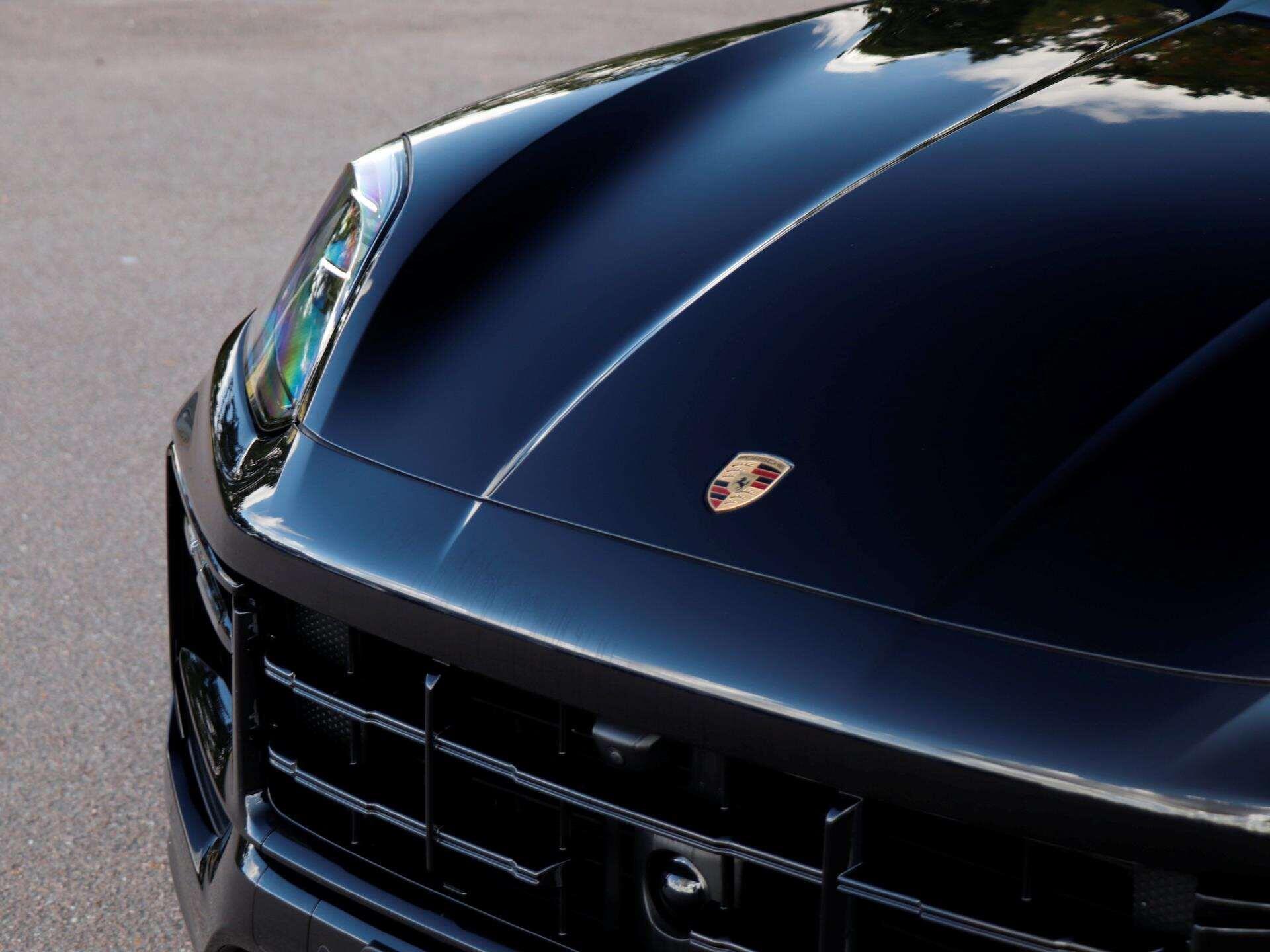 Porsche Cayenne view 31
