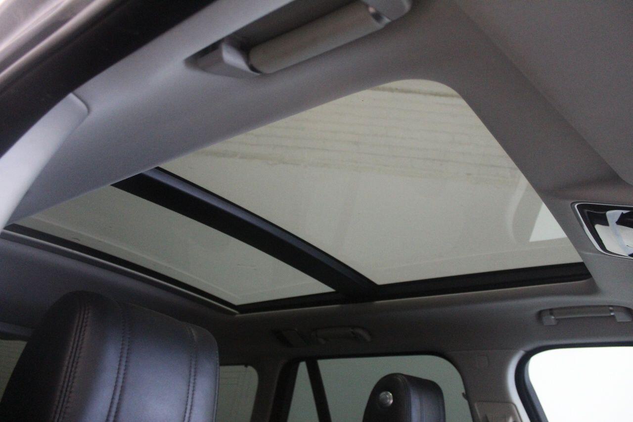 Land Rover Range Rover view 31