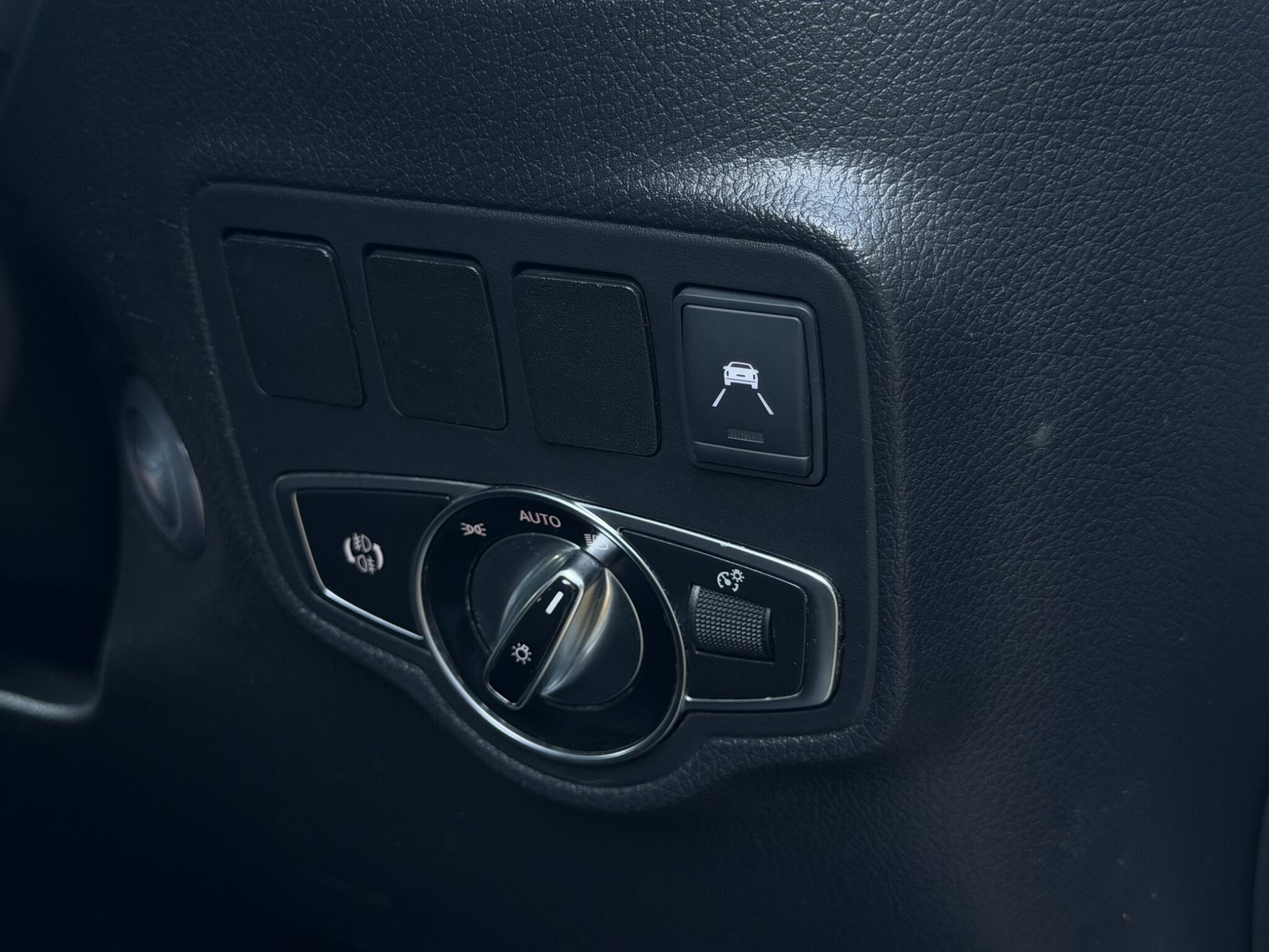 Mercedes-Benz X-Class view 22