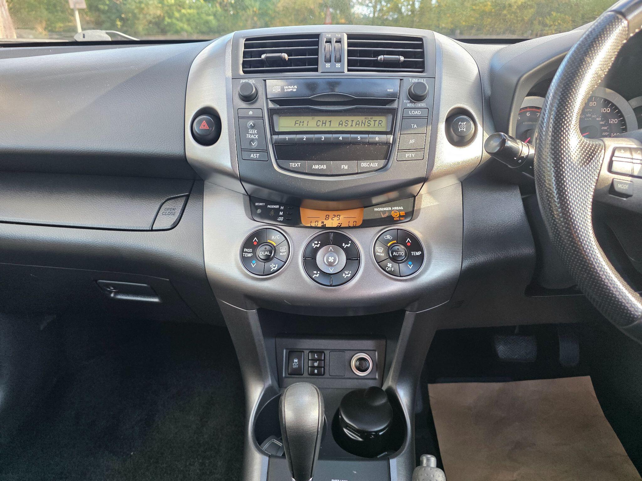 Toyota RAV4 view 14