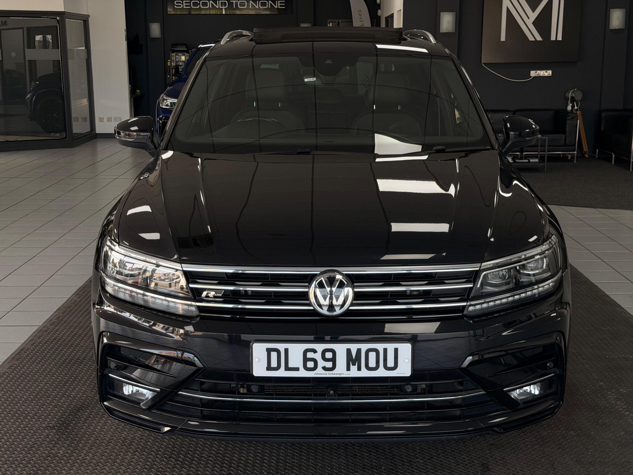 Volkswagen Tiguan view 5