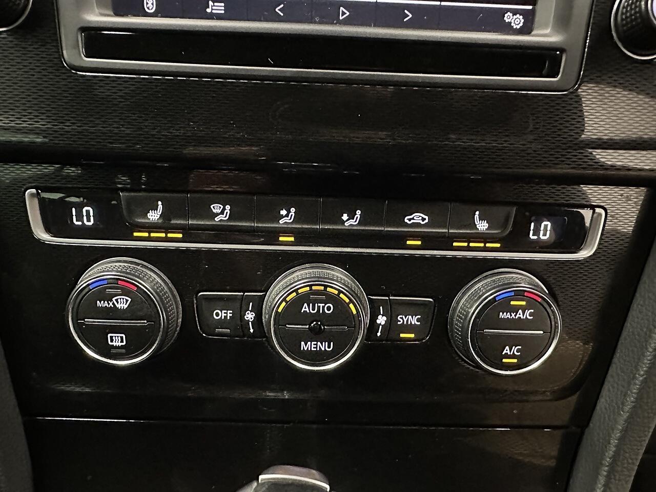Volkswagen Golf view 18