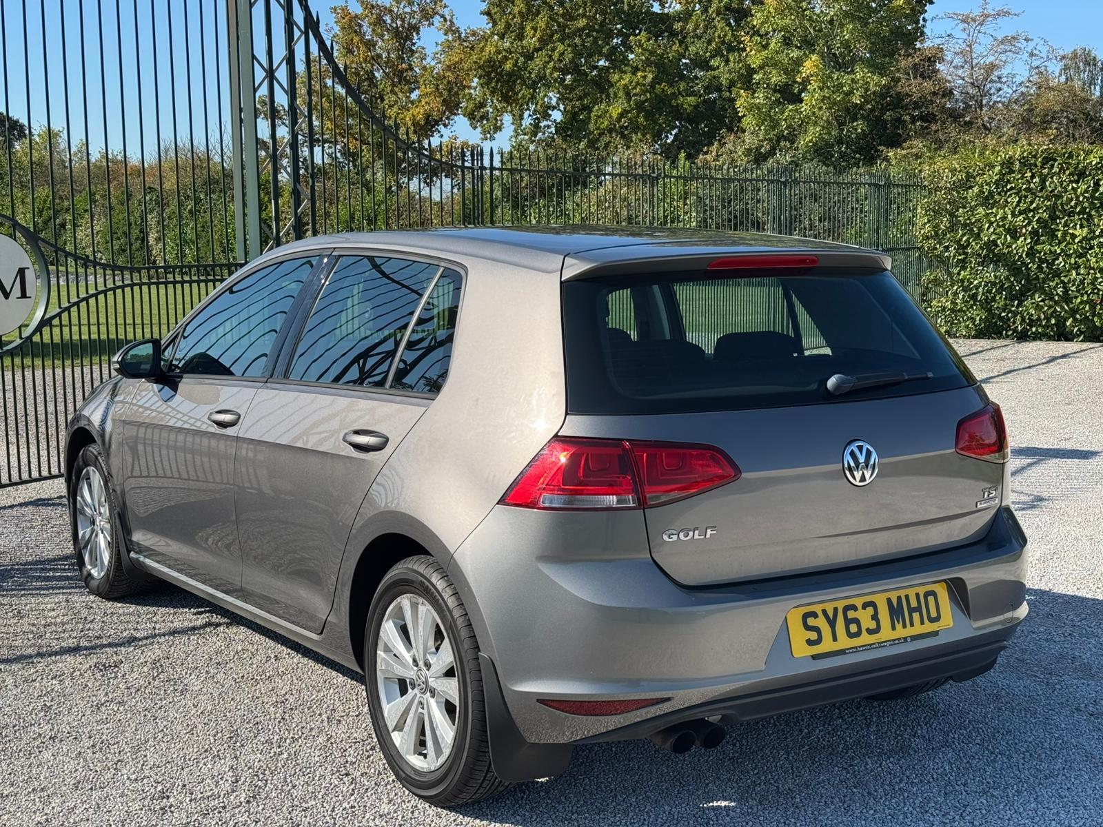 2013 Volkswagen Golf image 6