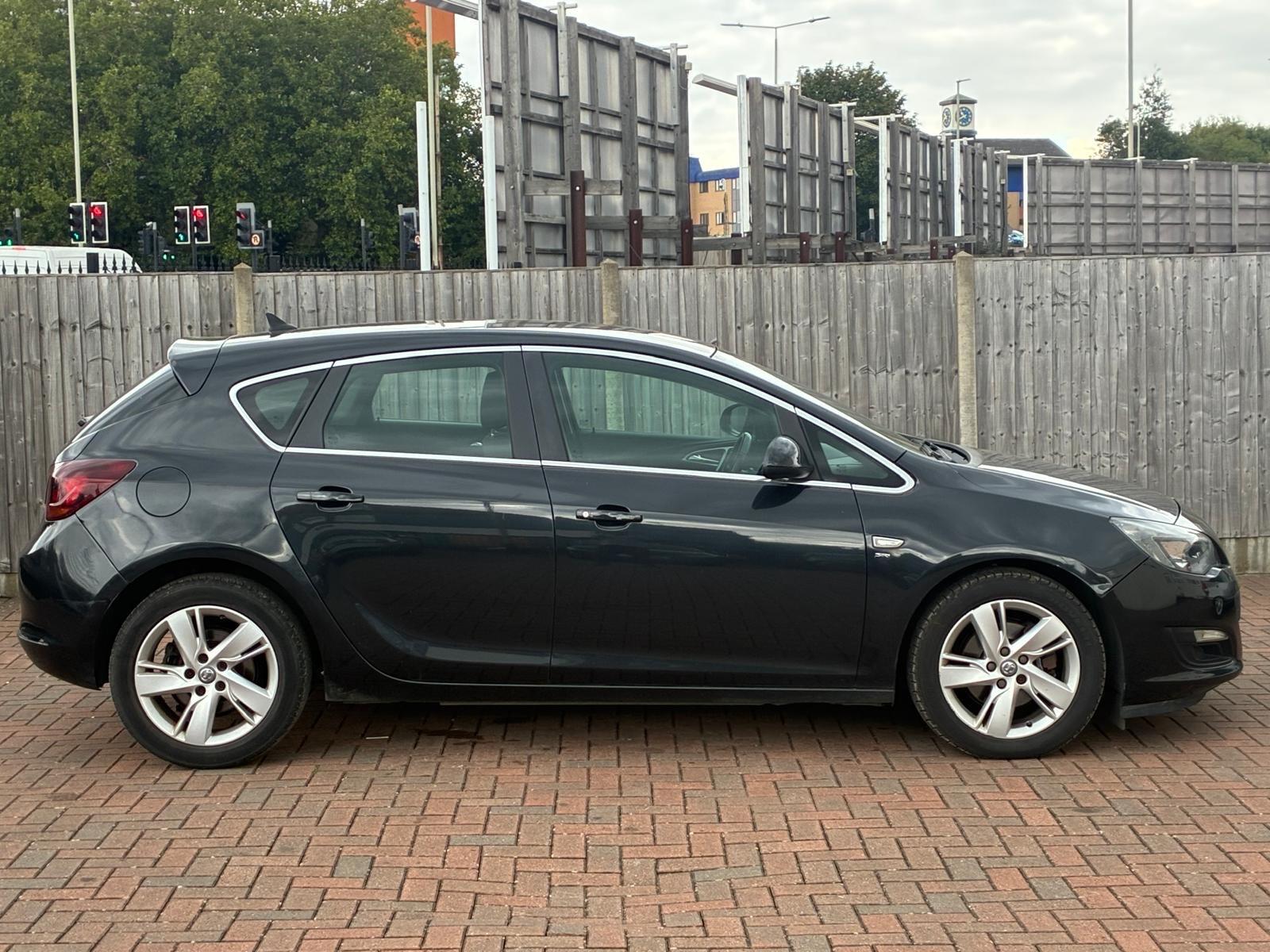 Vauxhall Astra view 4