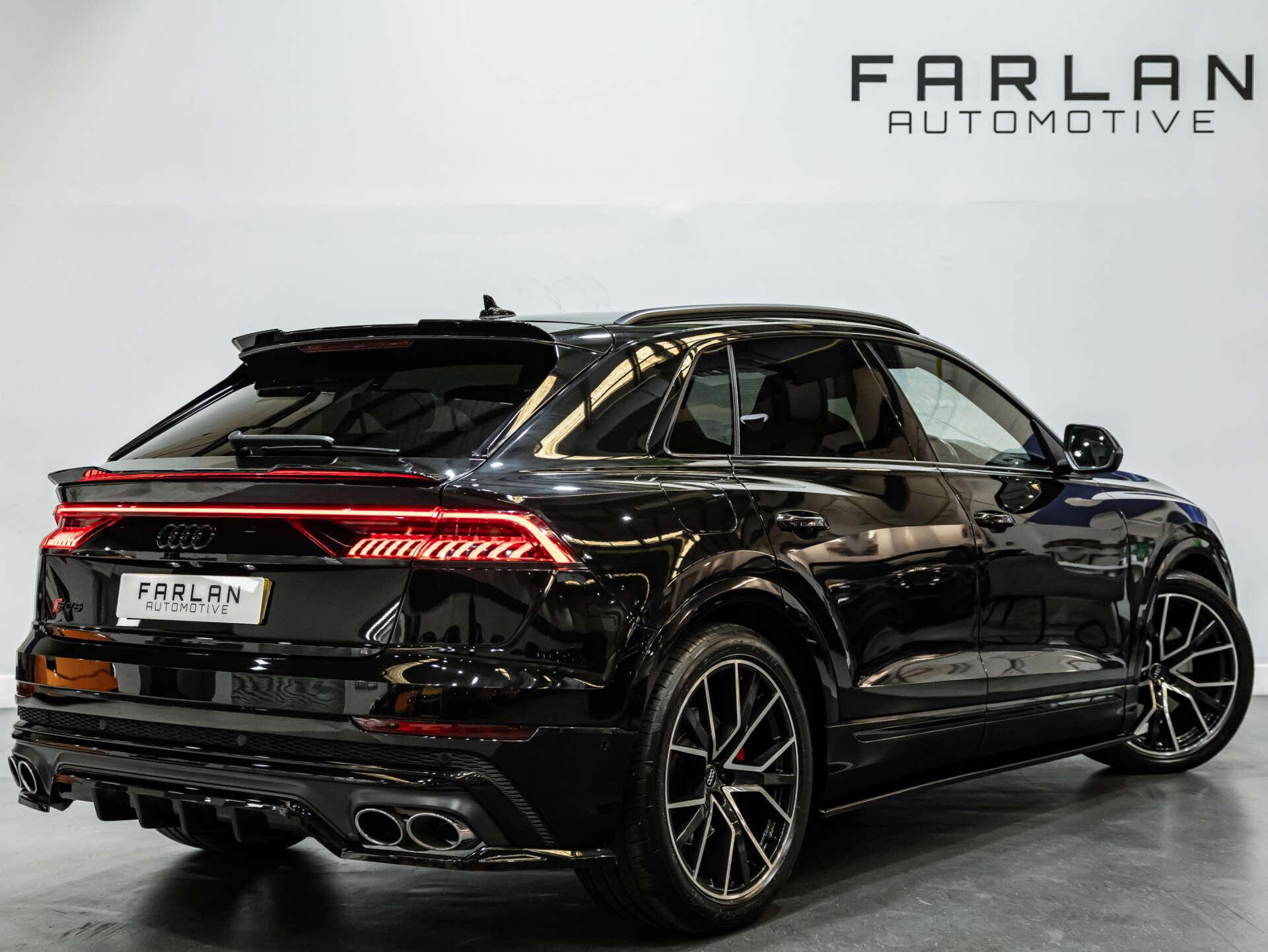 Audi SQ8 view 4