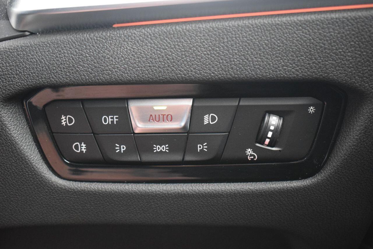 BMW 3 Series view 29