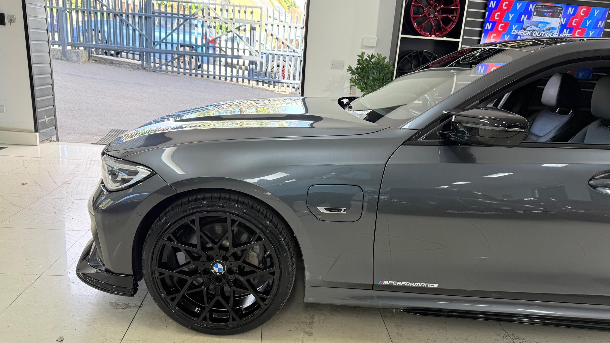 BMW 3 Series view 37