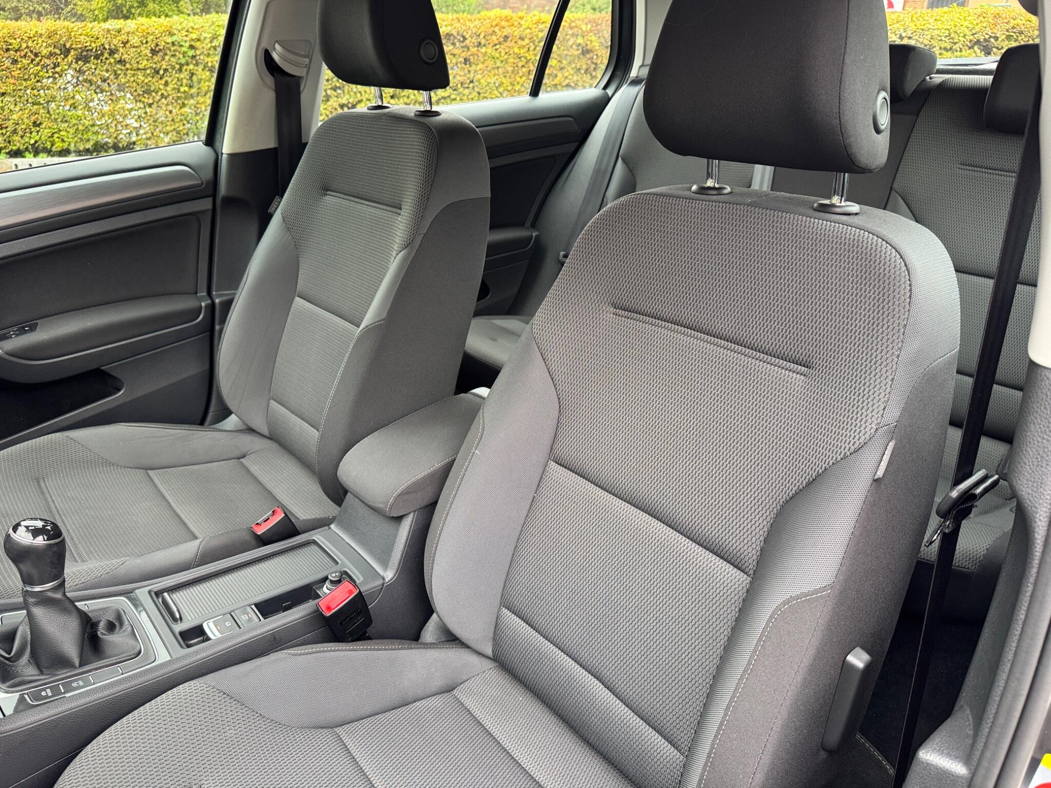 Volkswagen Golf view 47