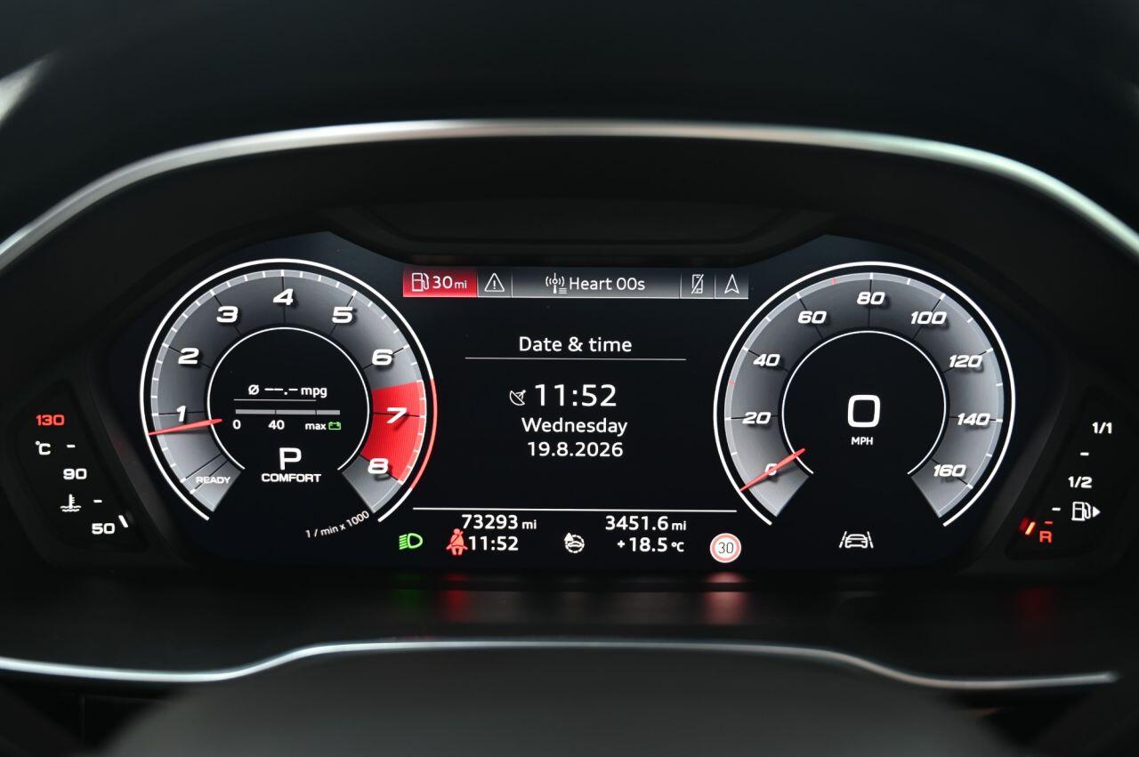 Audi Q3 view 21