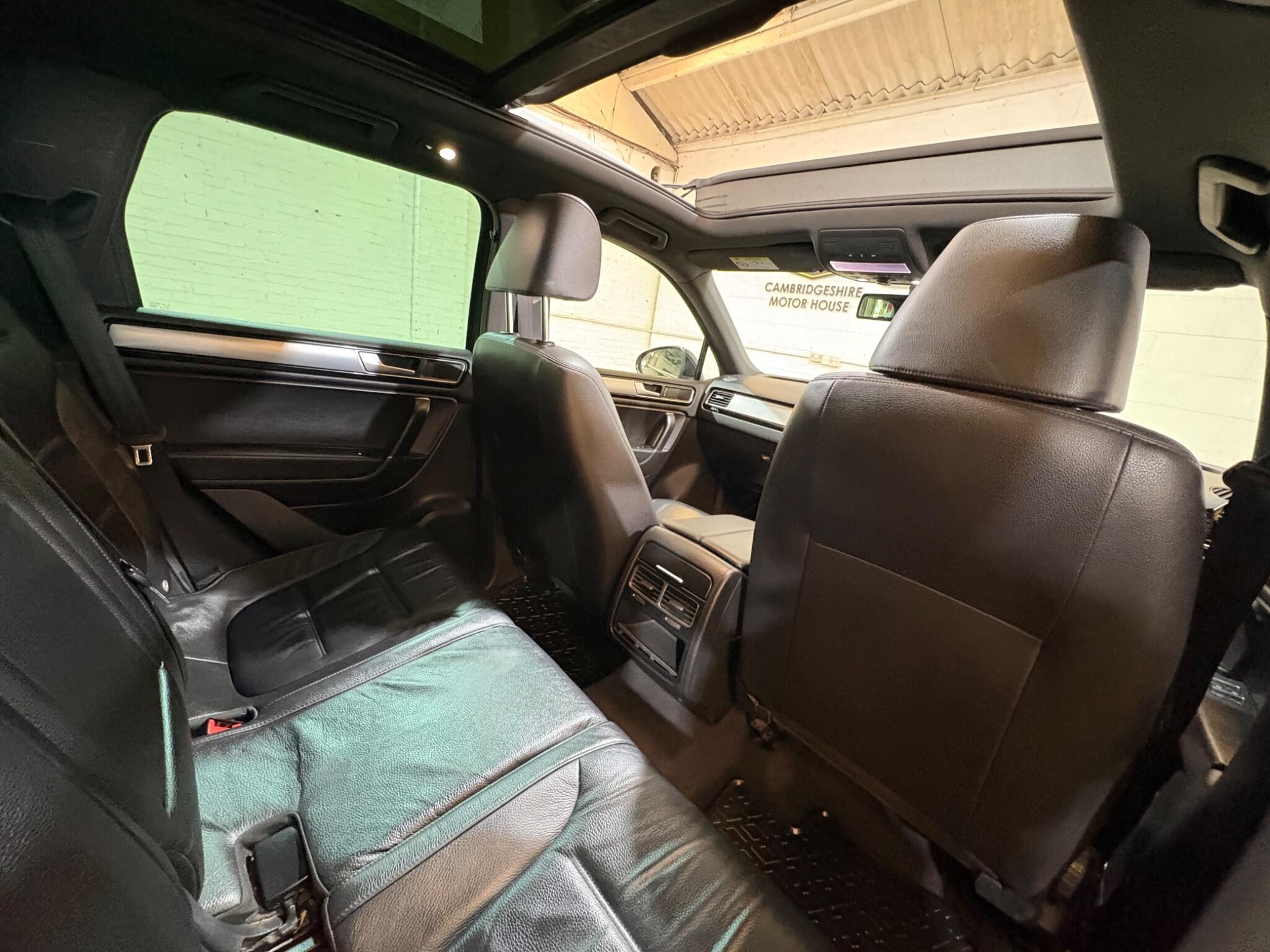Volkswagen Touareg view 41