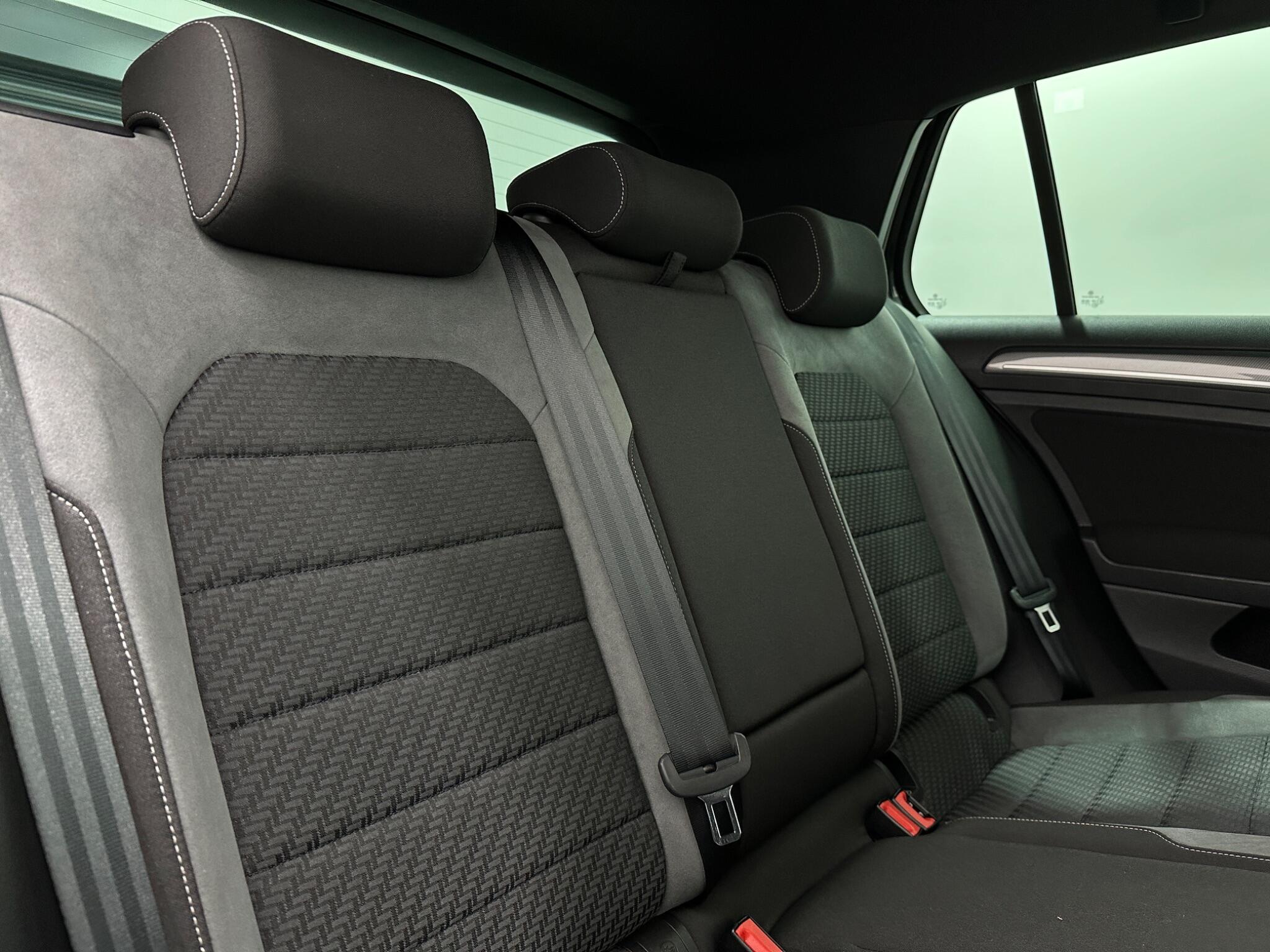 Volkswagen Golf view 42