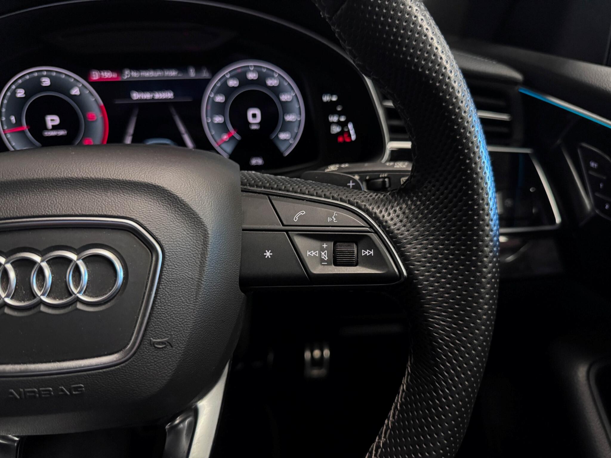 Audi Q8 view 14