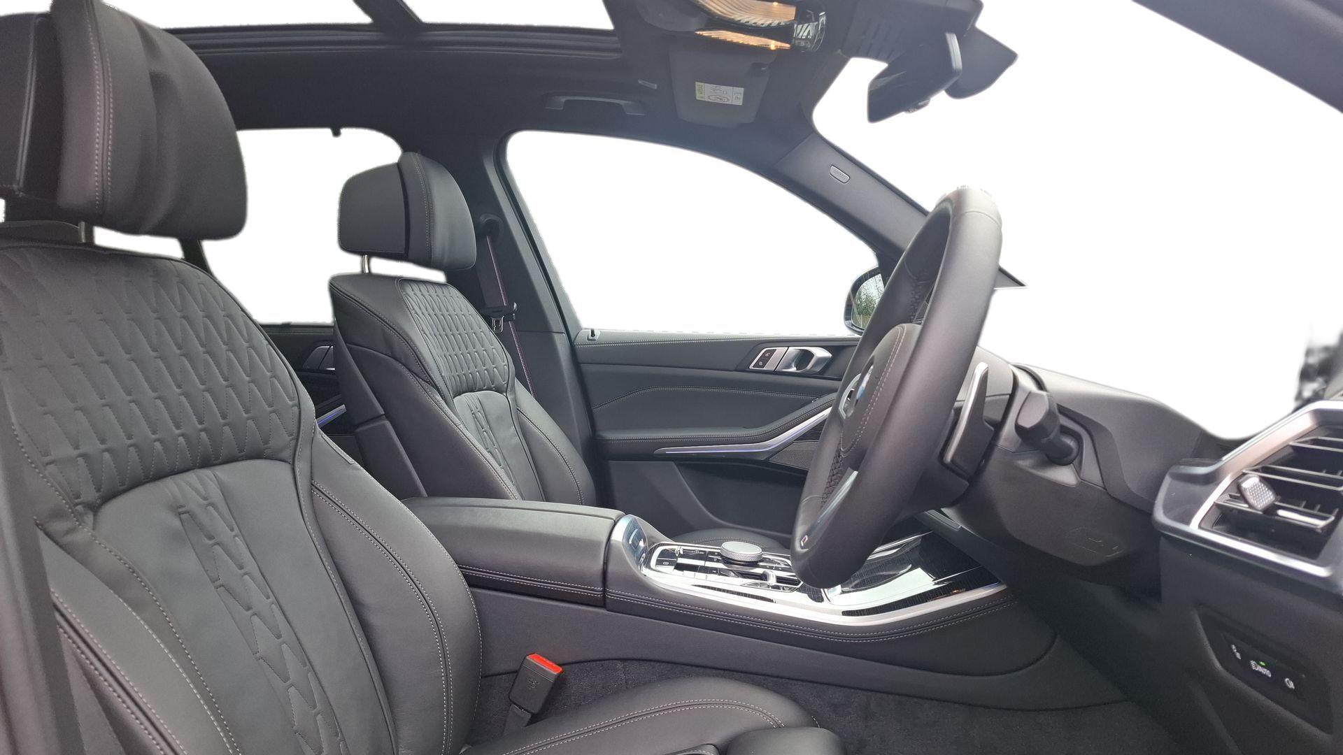 BMW X5 view 11