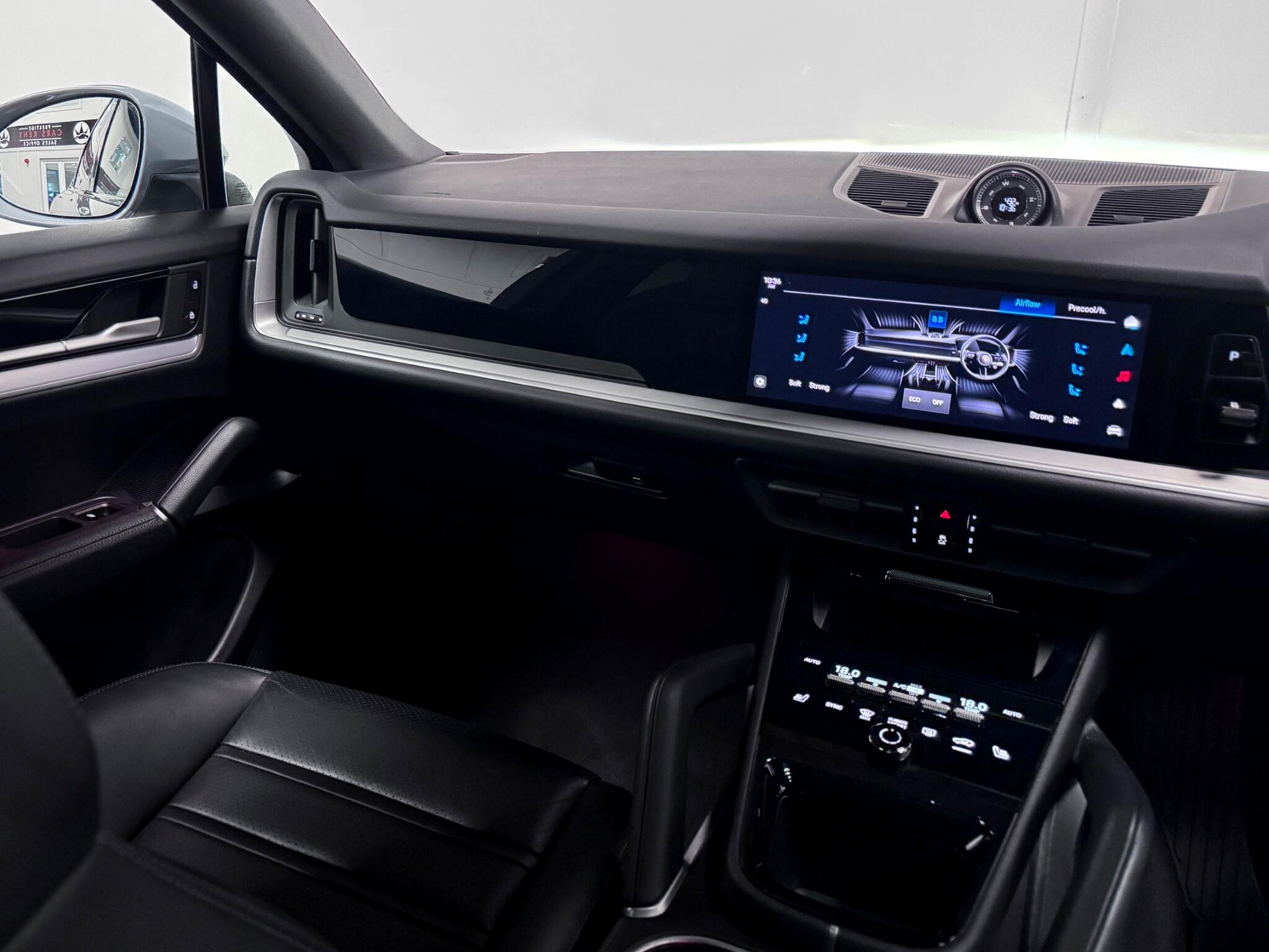 Porsche Cayenne view 22