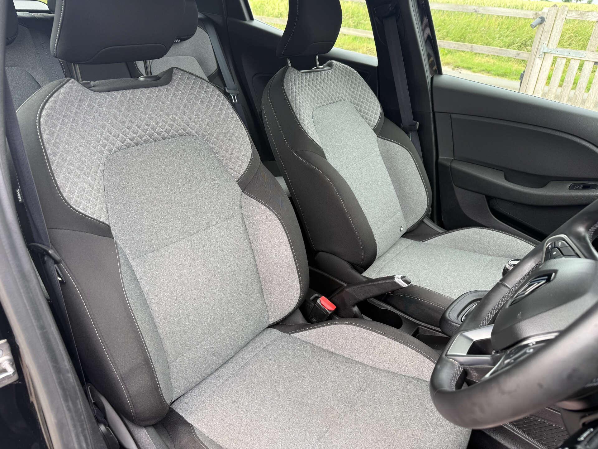 Renault Clio view 16