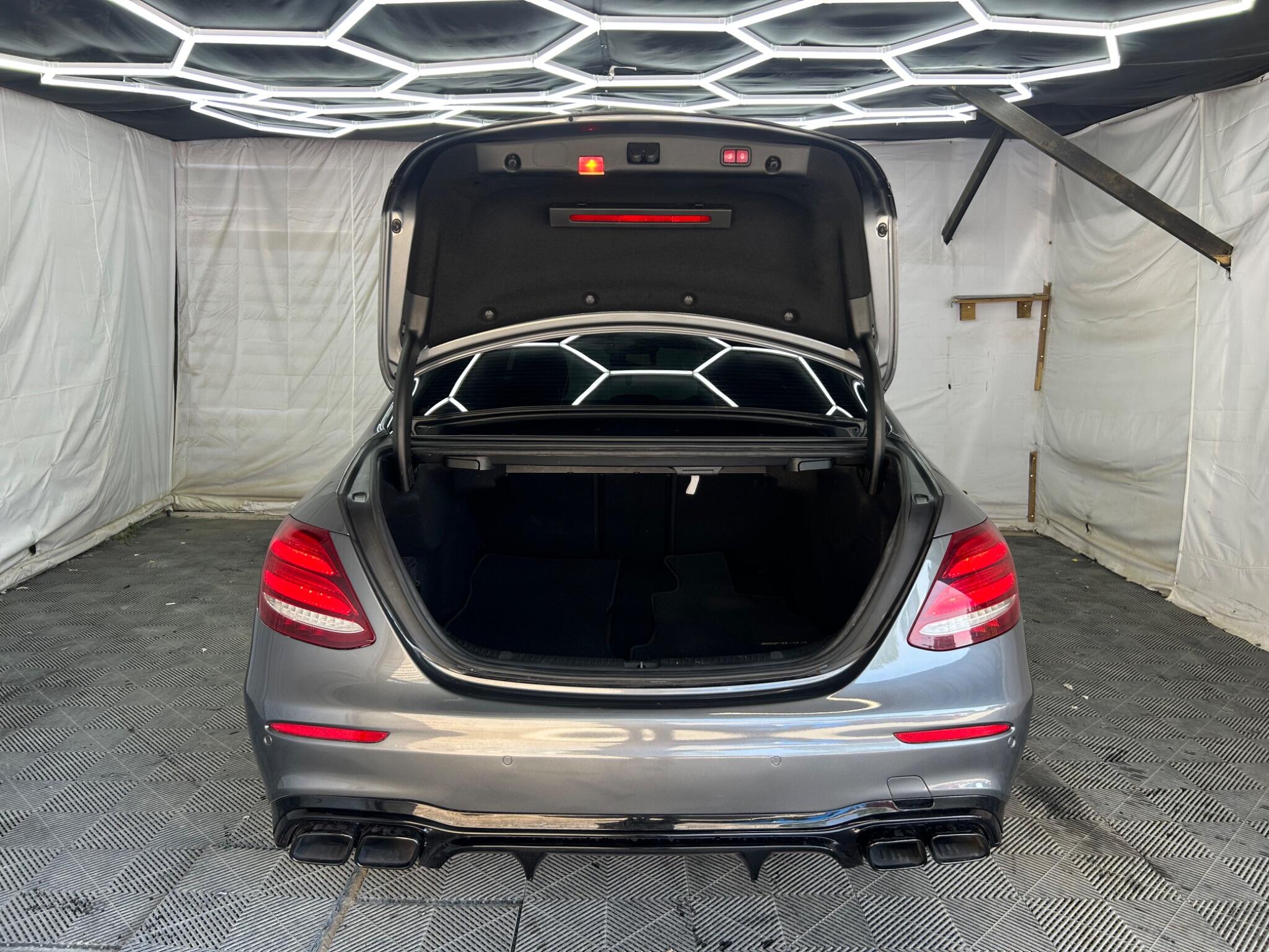 Mercedes-Benz E Class view 42