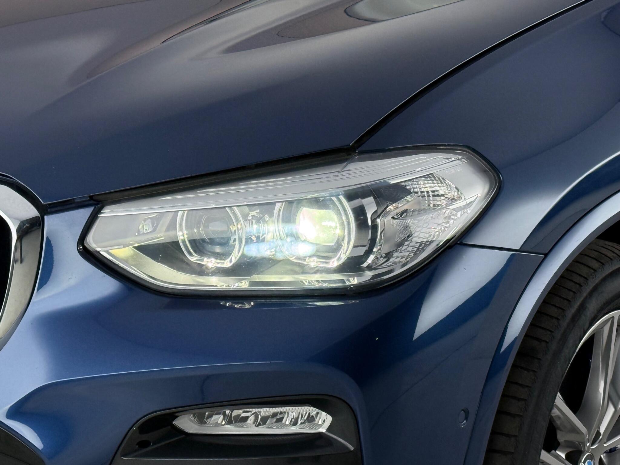 BMW X3 view 12