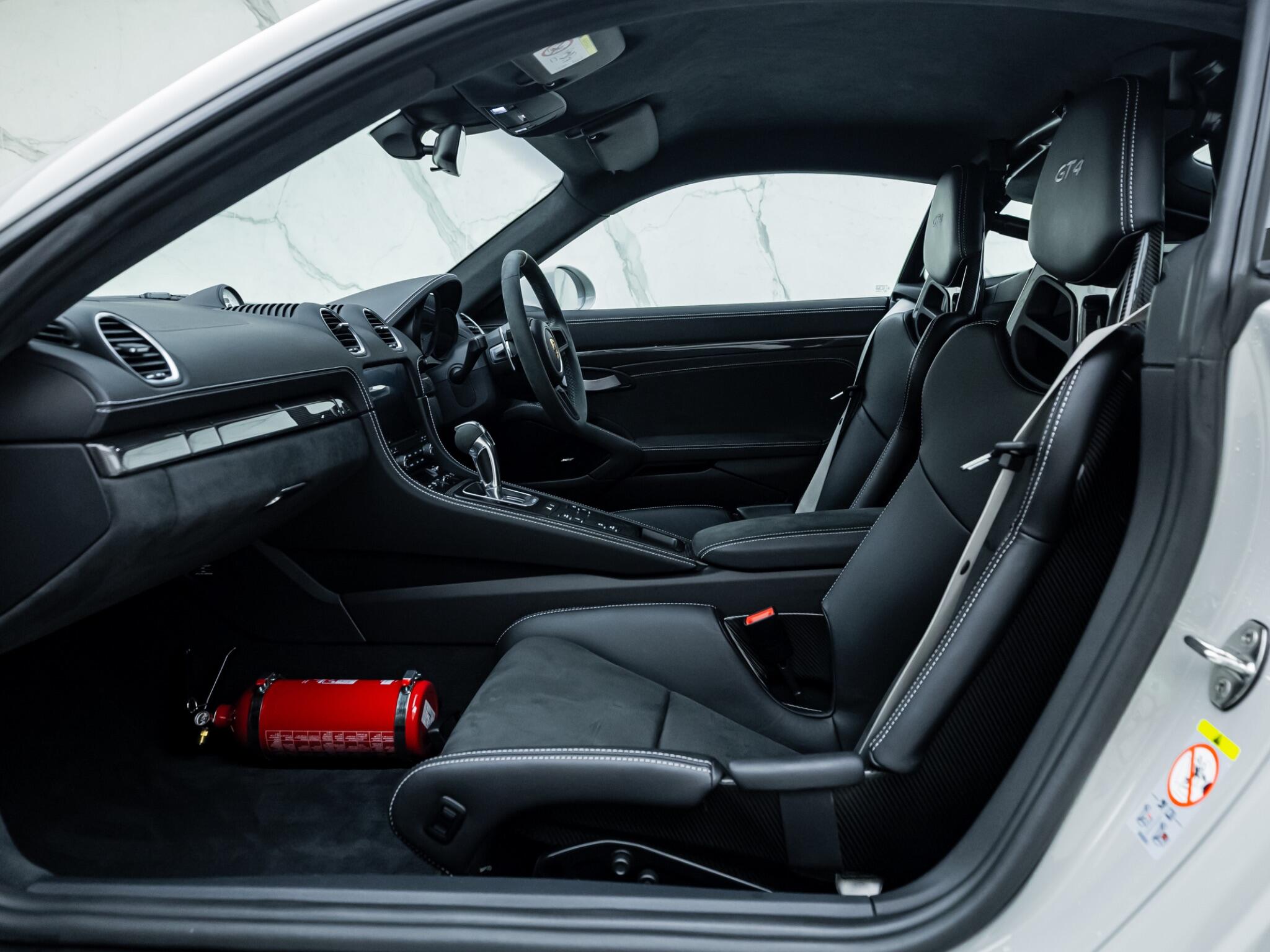 Porsche Cayman view 23