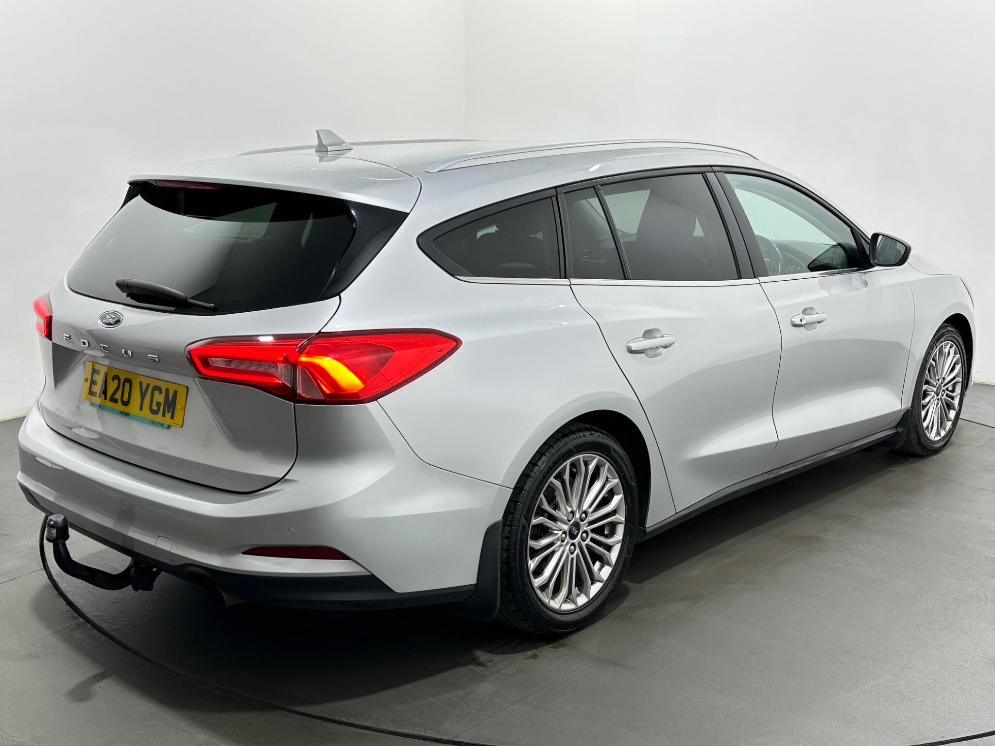 Ford Focus view 50
