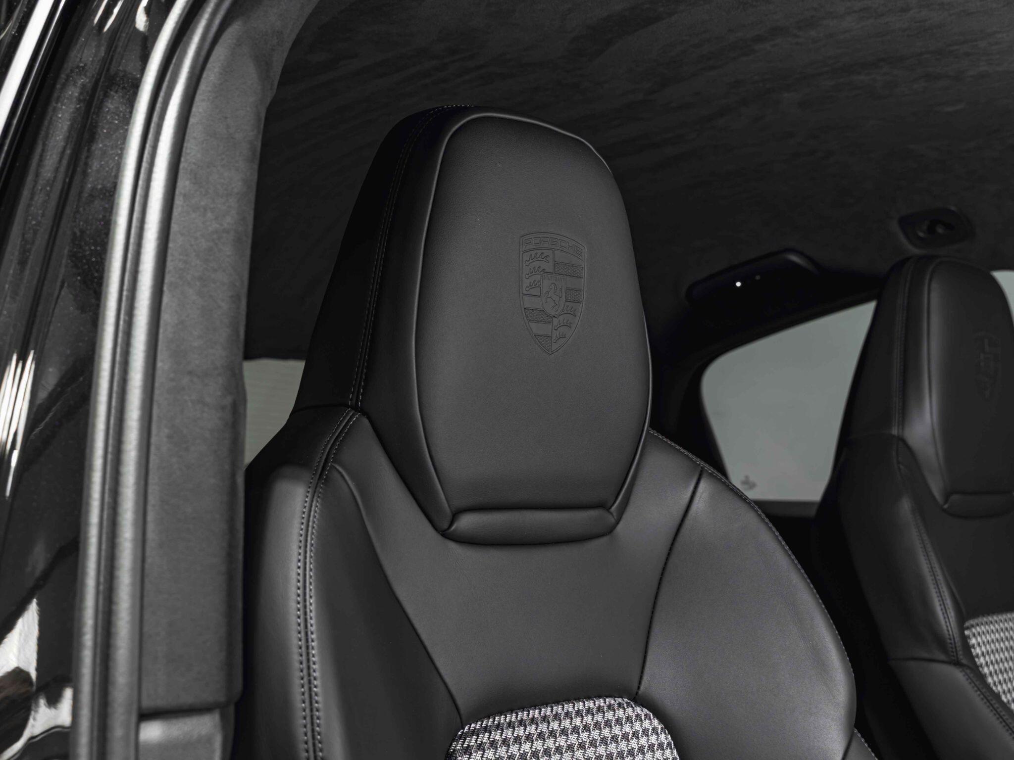 Porsche Cayenne view 16