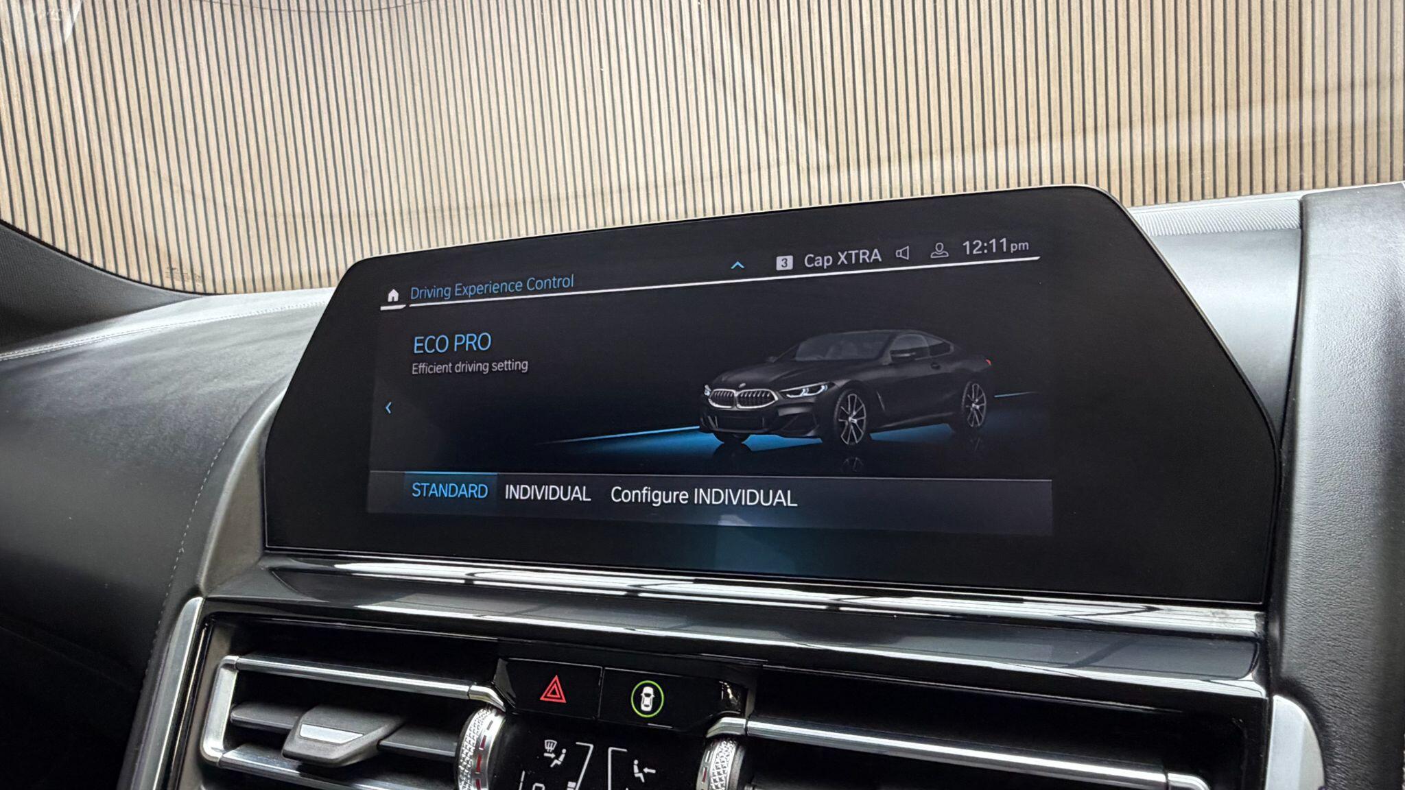 BMW 8 Series view 27