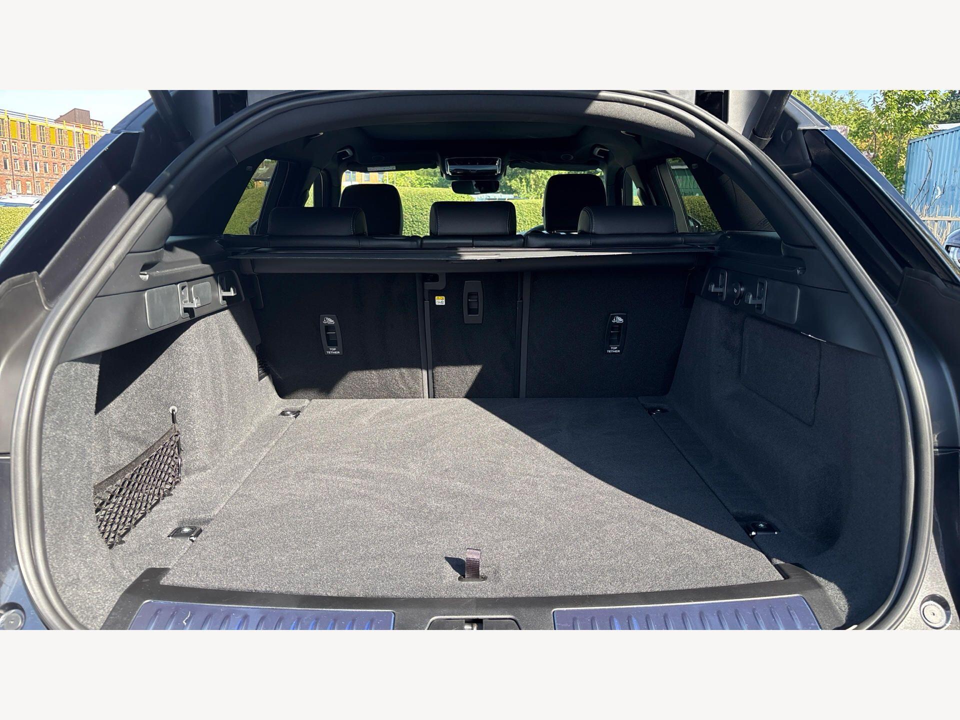 Land Rover Range Rover Velar view 12