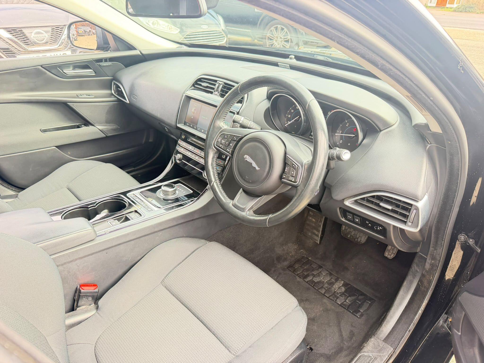 Jaguar XE view 13
