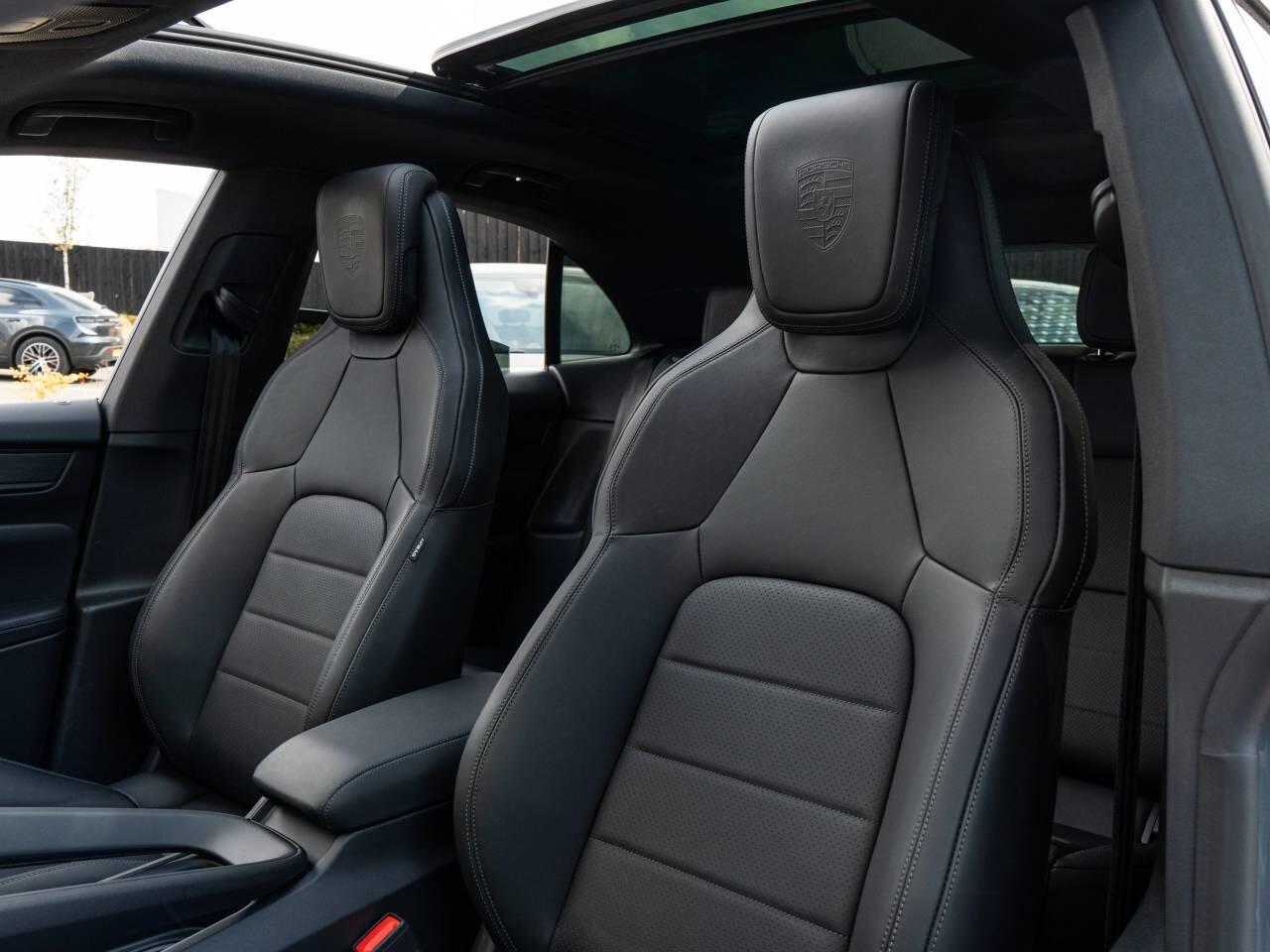 Porsche Macan view 22