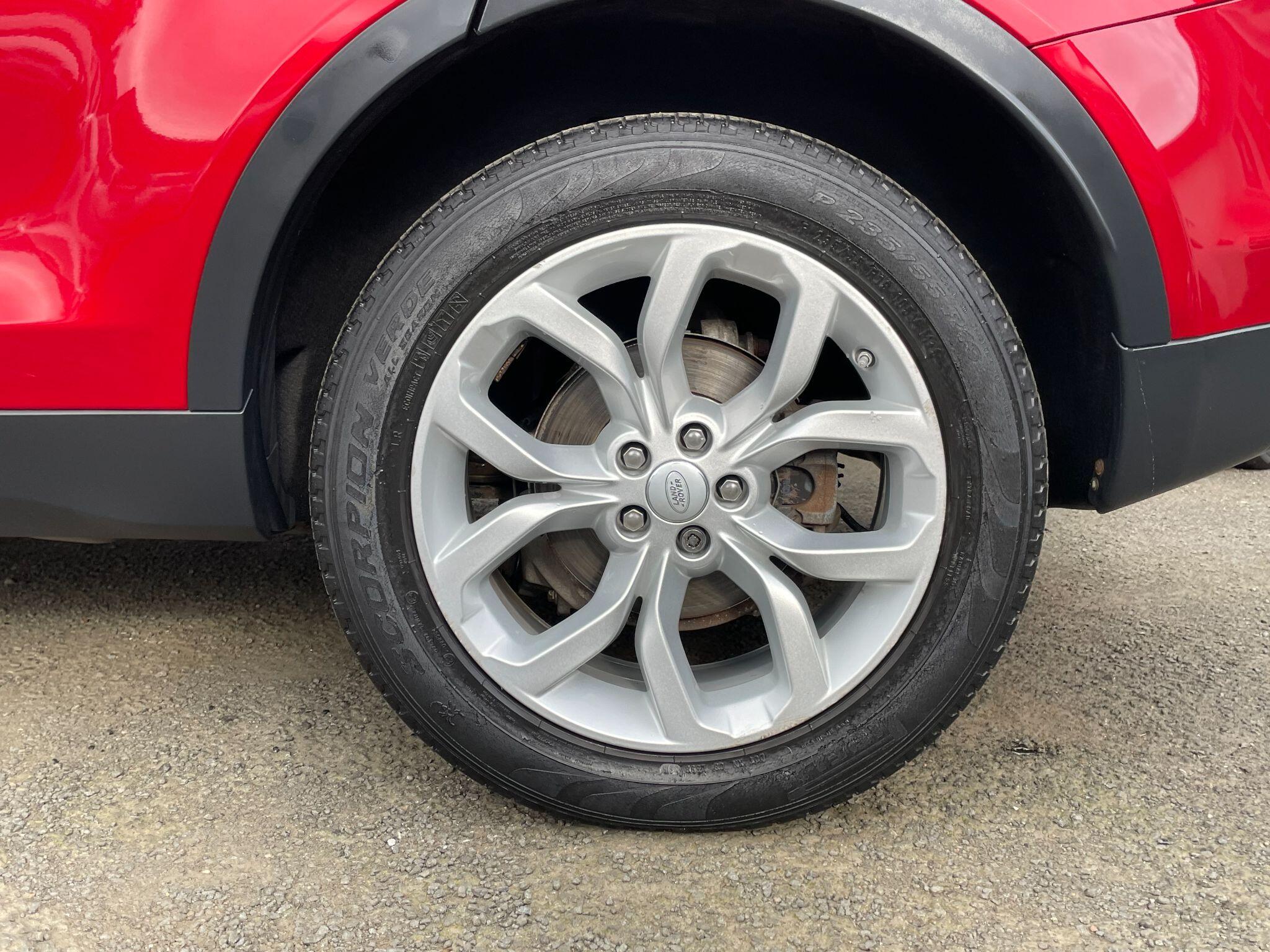 Land Rover Discovery Sport view 15