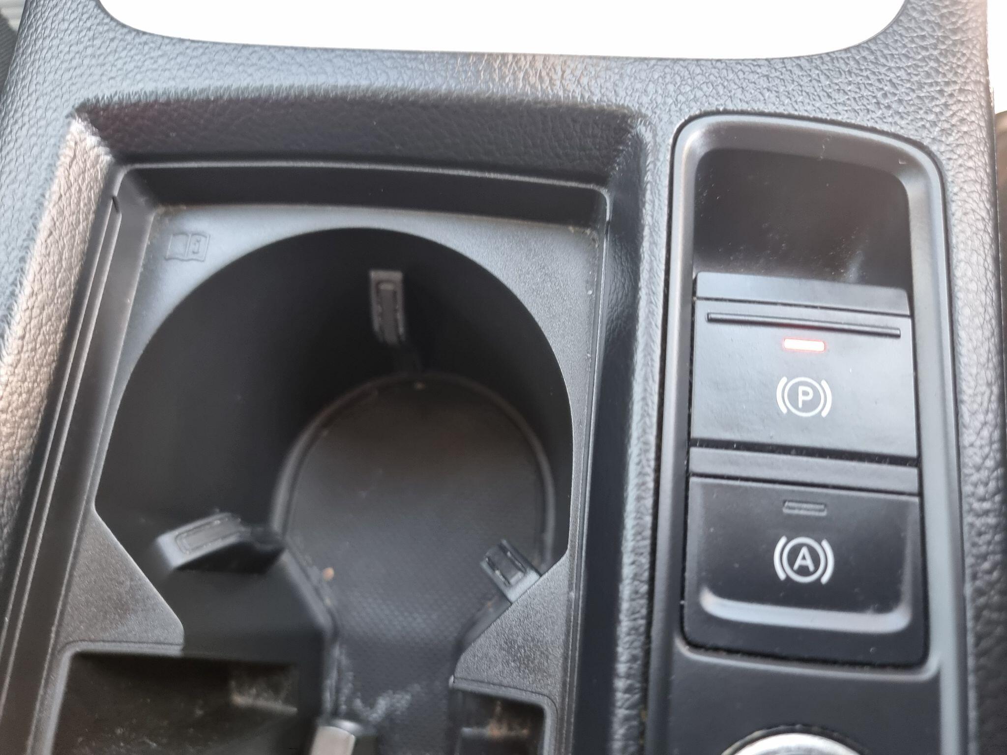 Audi Q3 view 22