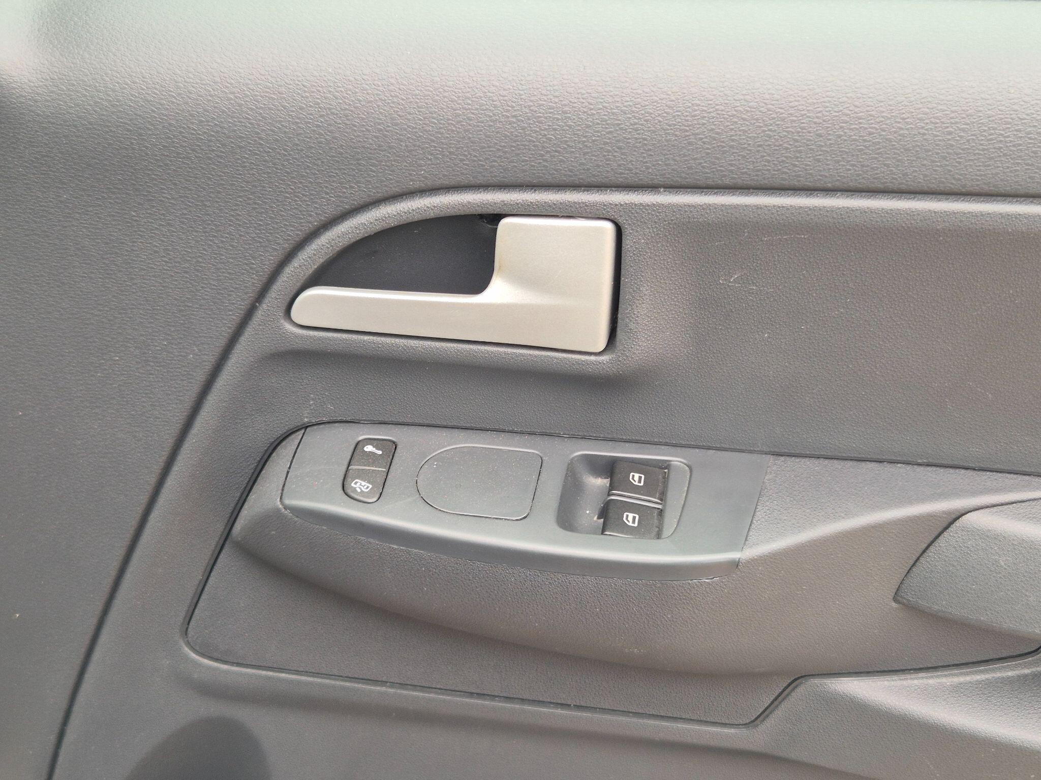 Volkswagen Fox view 10